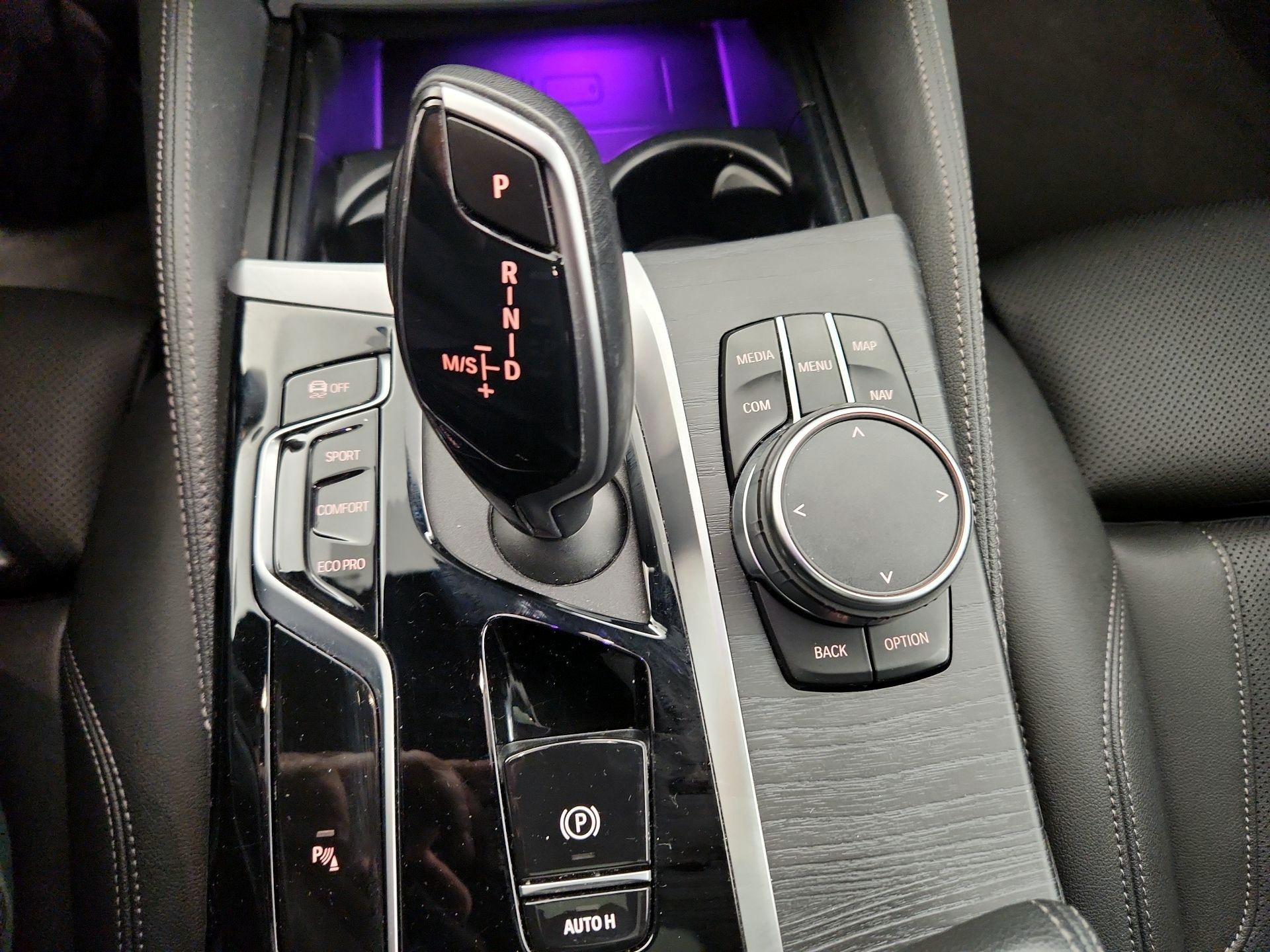 Thumbnail: 2023 BMW 5 Series - 18