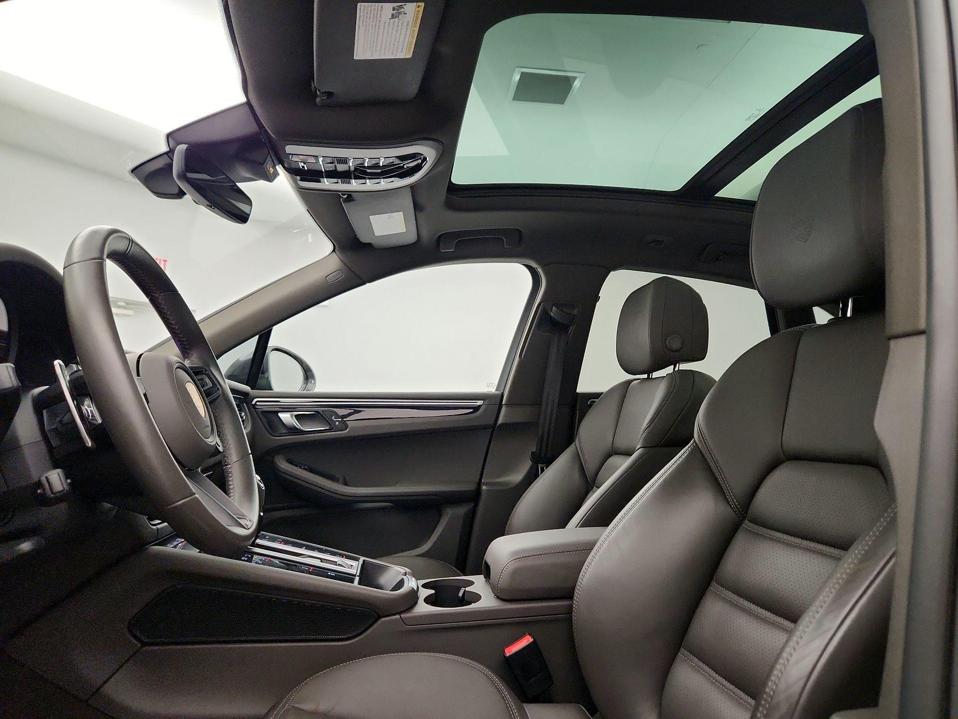 Thumbnail: 2023 Porsche Macan - 20