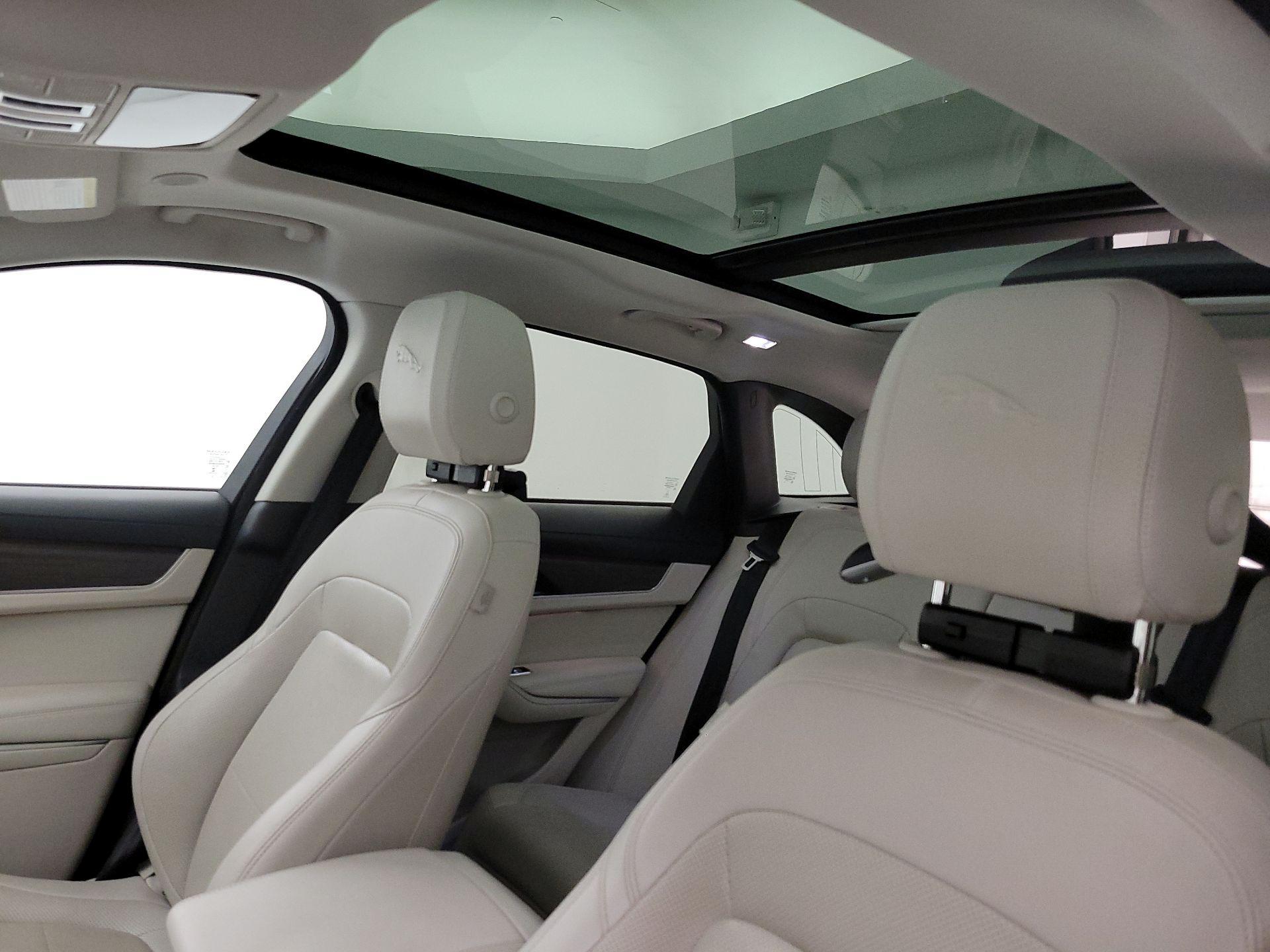 Thumbnail: 2022 Jaguar F-Pace - 20