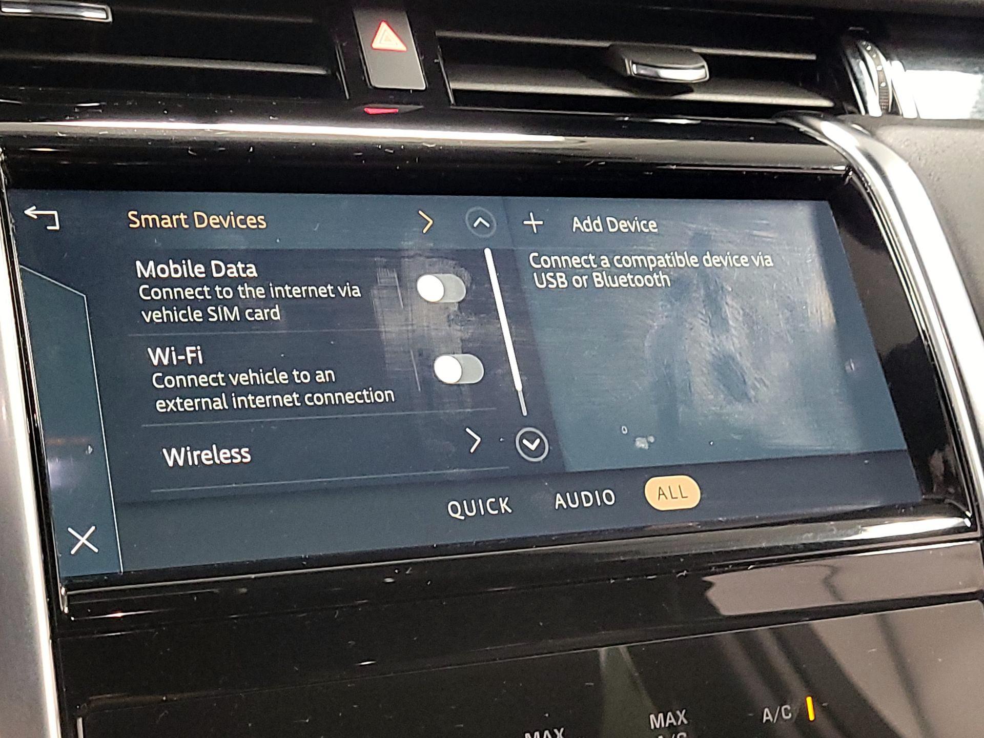 Thumbnail: 2022 Land Rover Discovery Sport - 12