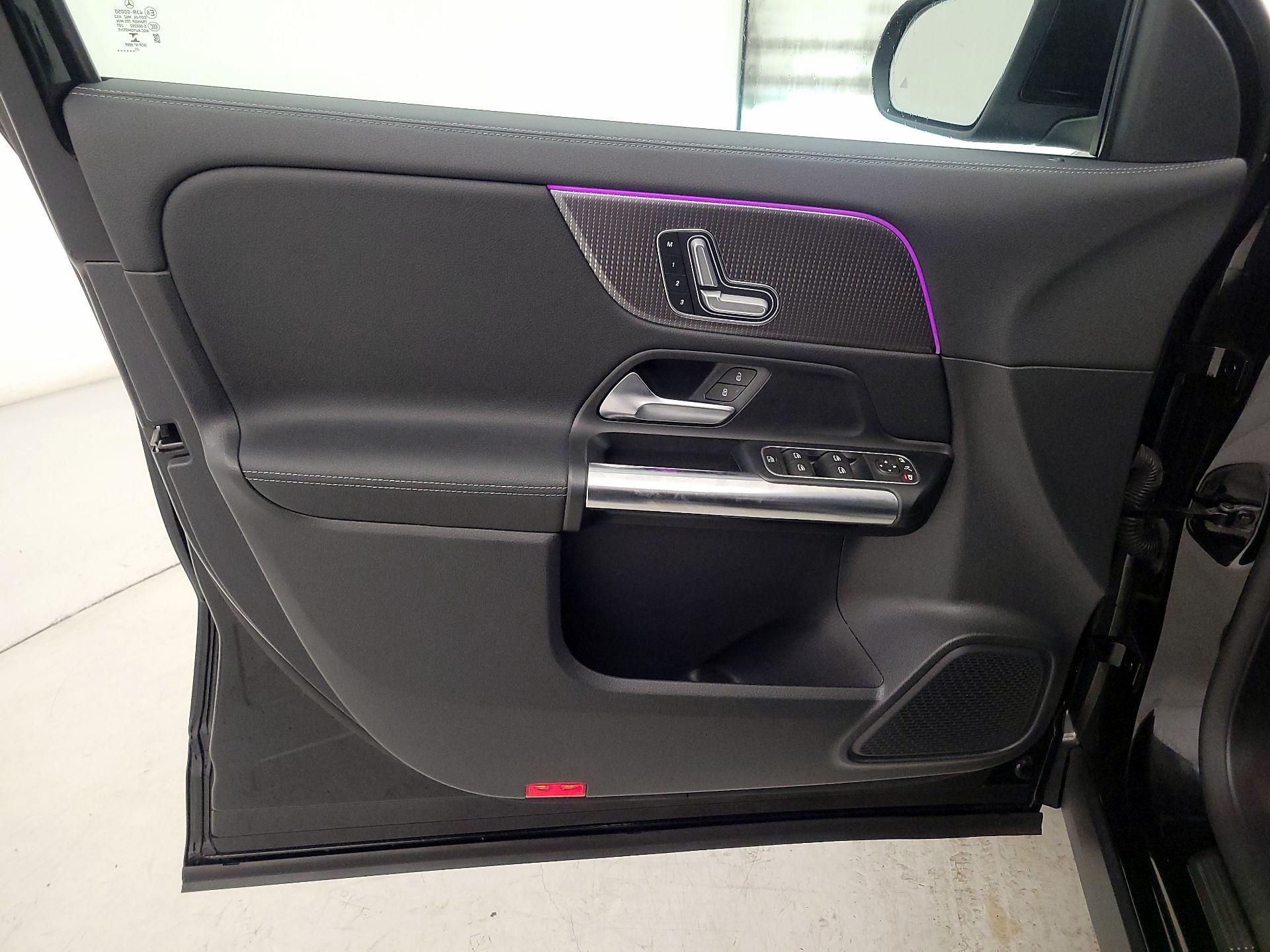 Thumbnail: 2022 Mercedes-Benz GLA - 12