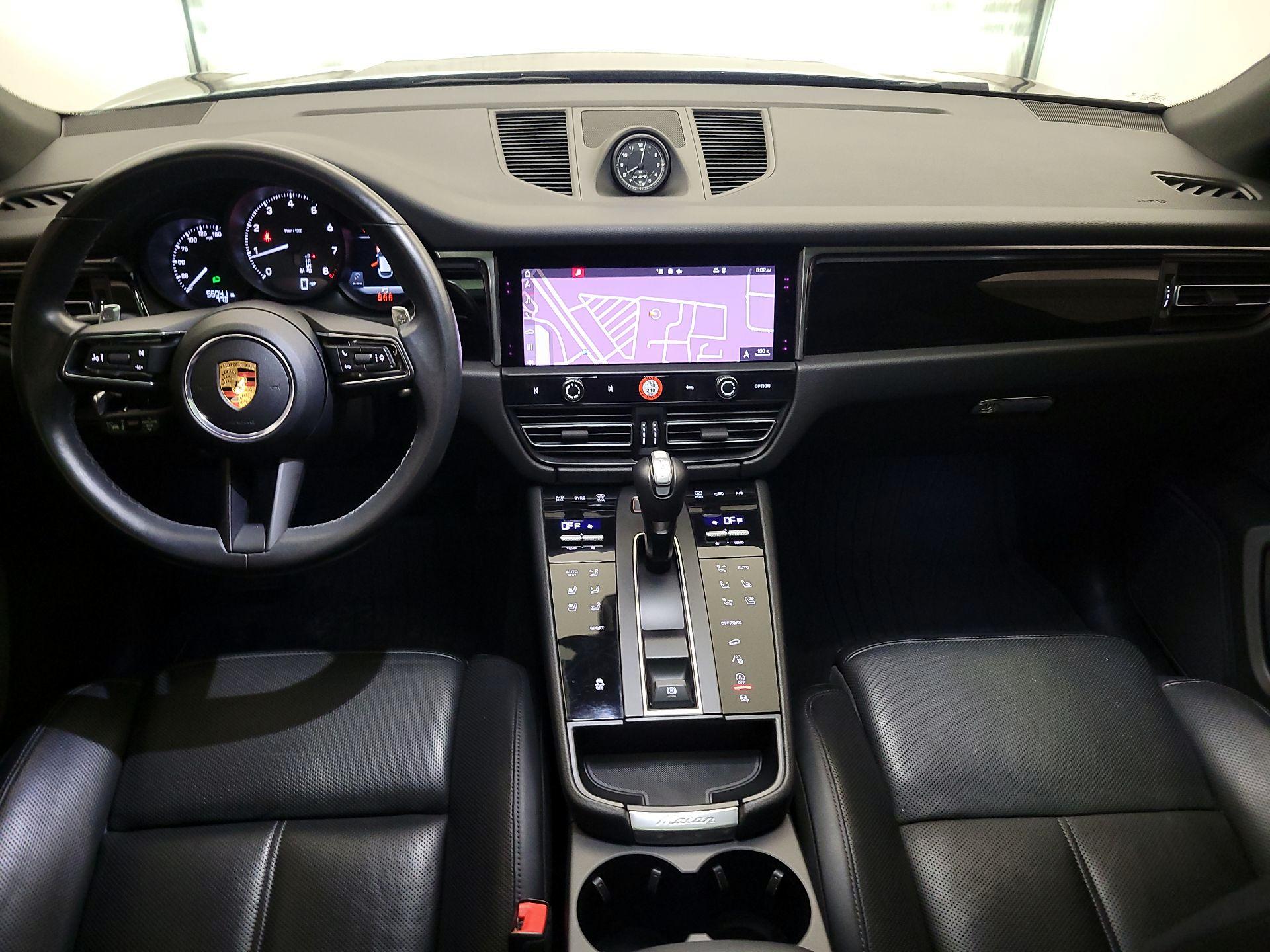 Thumbnail: 2023 Porsche Macan - 9