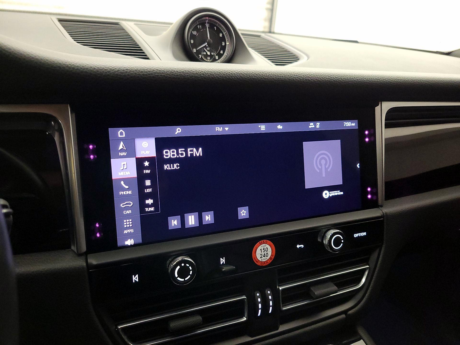 Thumbnail: 2023 Porsche Macan - 16