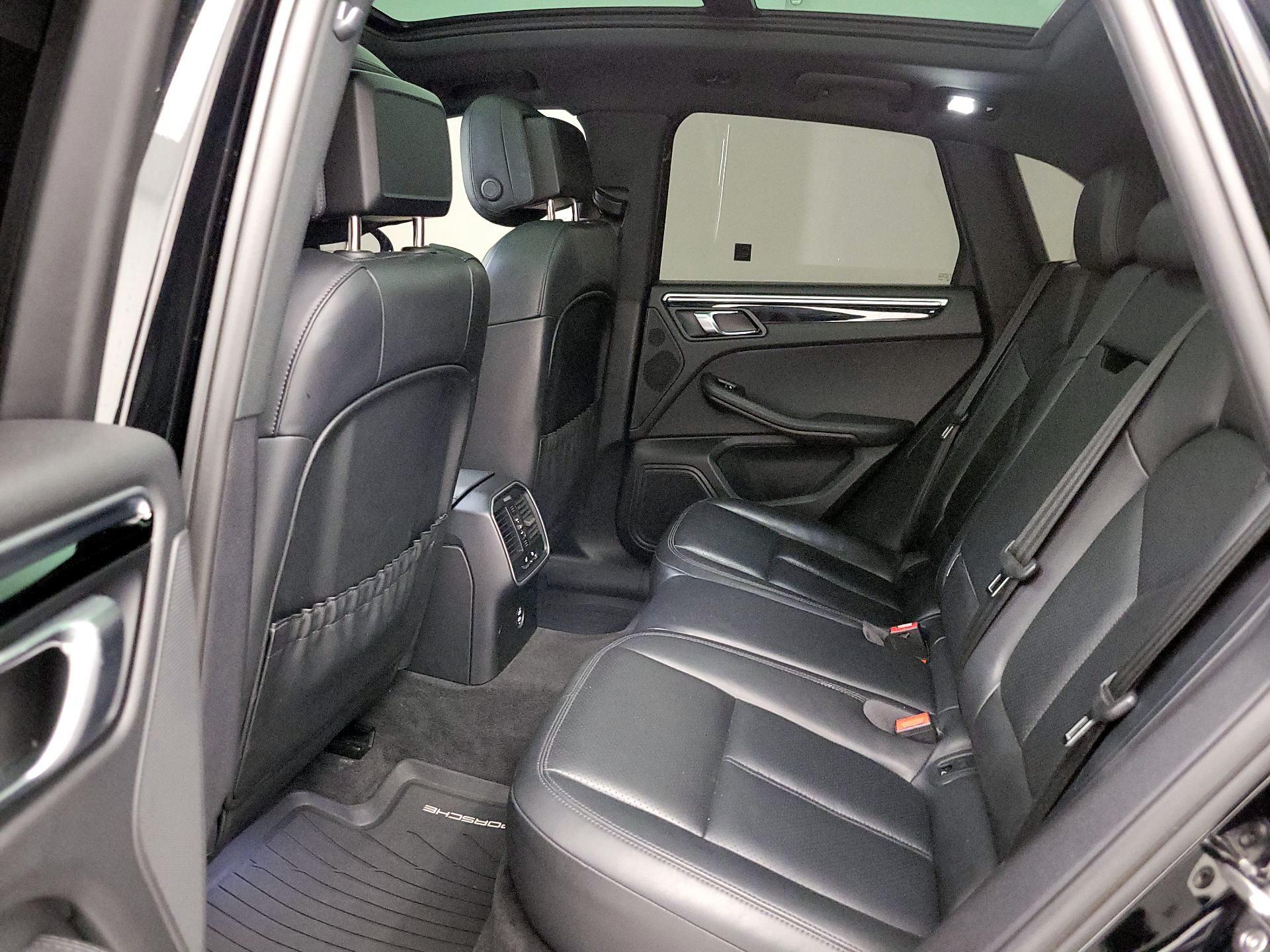 Thumbnail: 2023 Porsche Macan - 20