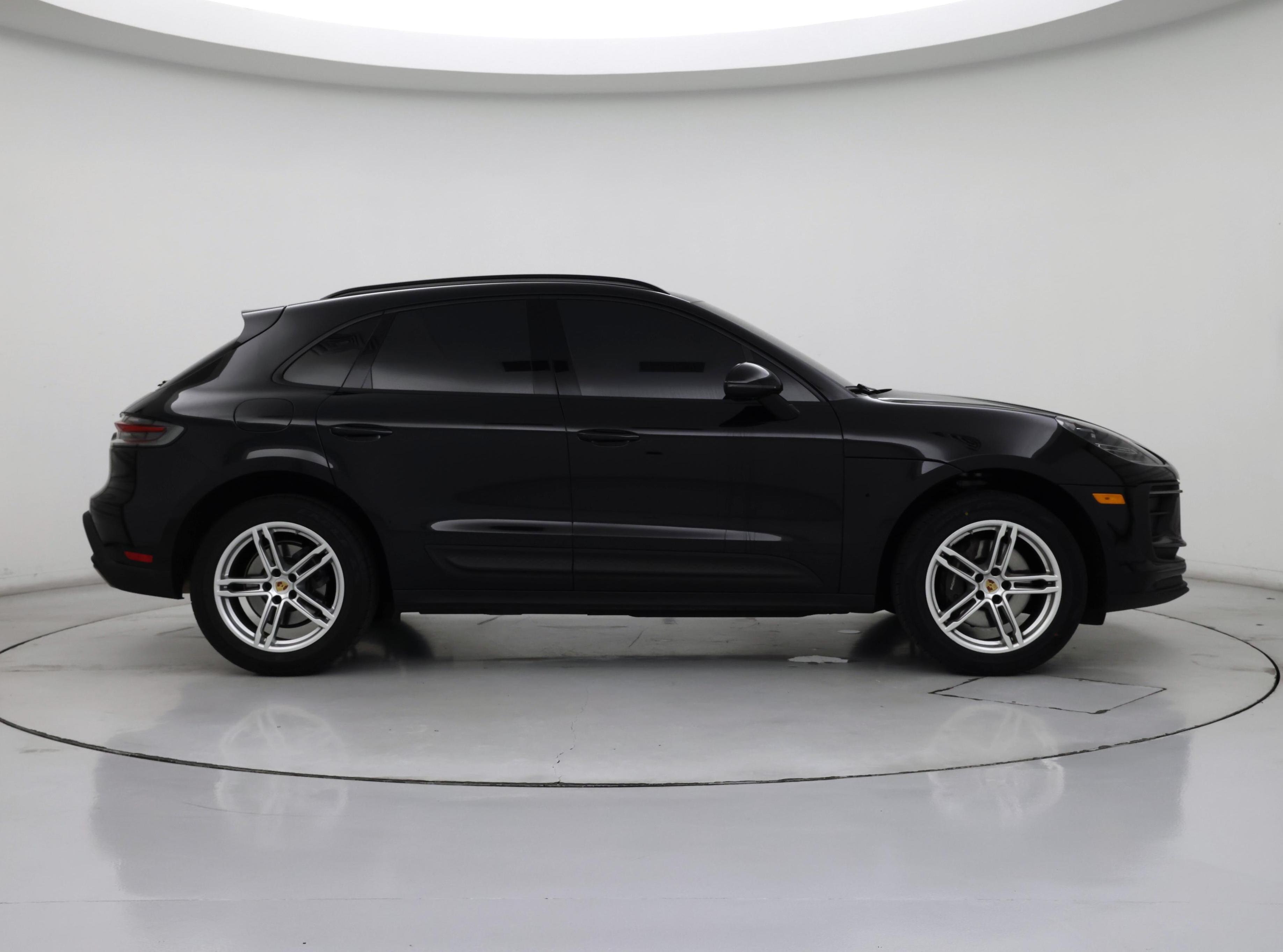 Thumbnail: 2023 Porsche Macan - 7