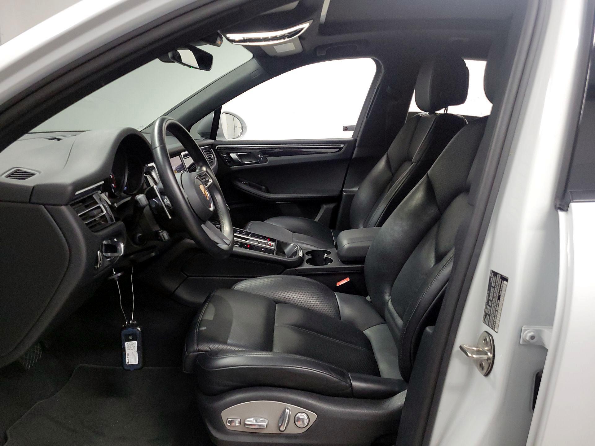 Thumbnail: 2024 Porsche Macan - 9