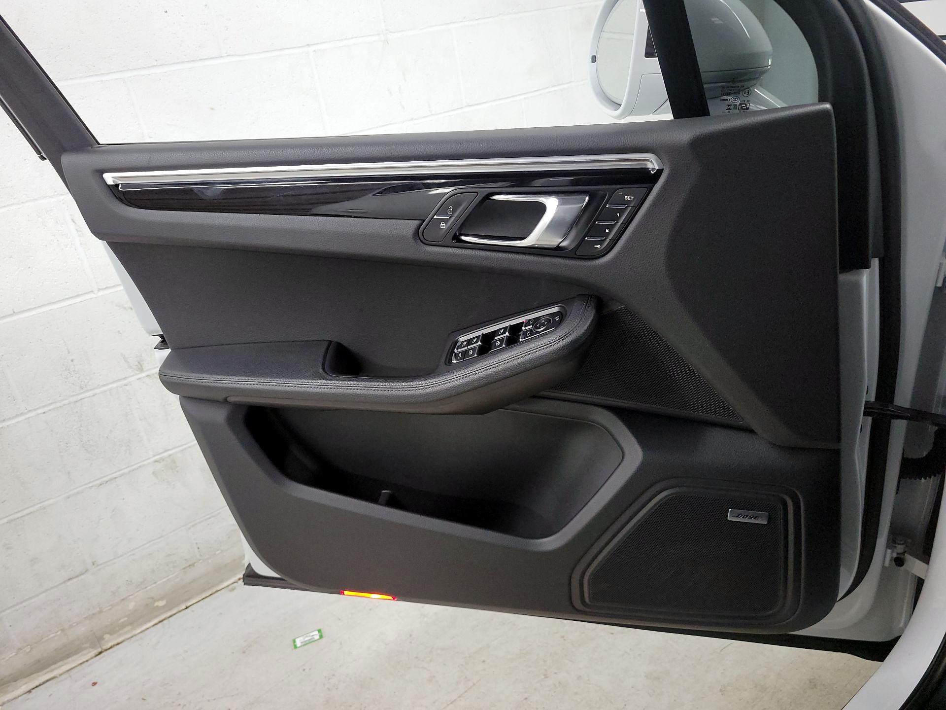 Thumbnail: 2024 Porsche Macan - 10