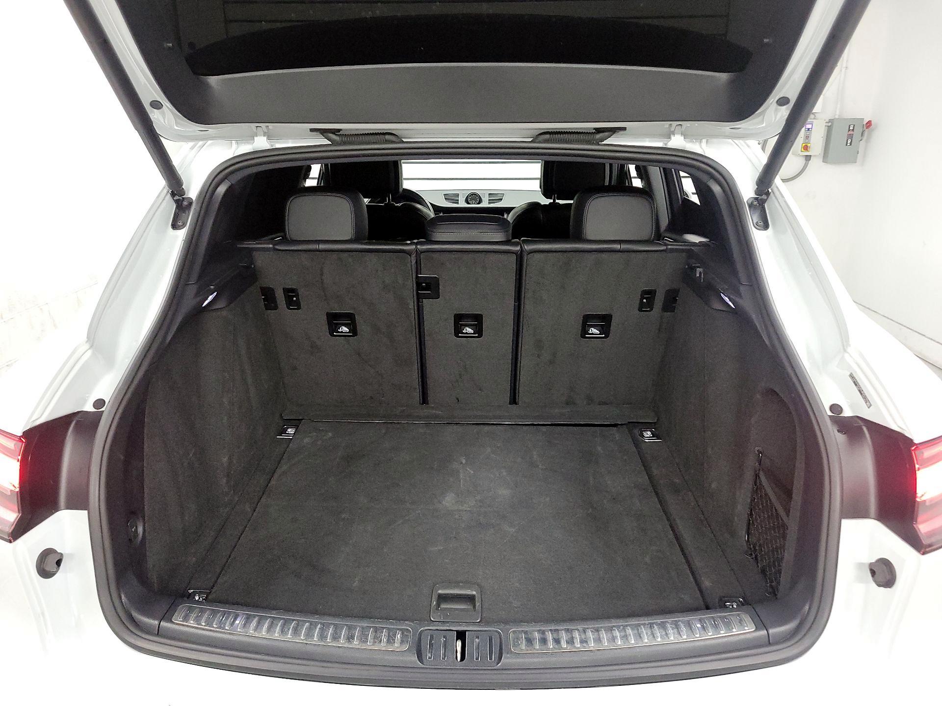 Thumbnail: 2024 Porsche Macan - 16