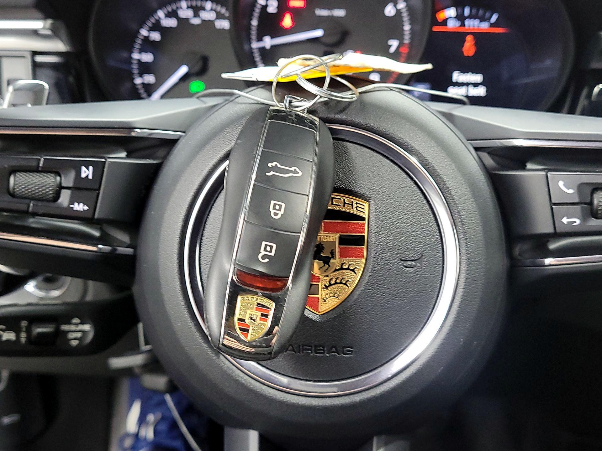 Thumbnail: 2024 Porsche Macan - 18