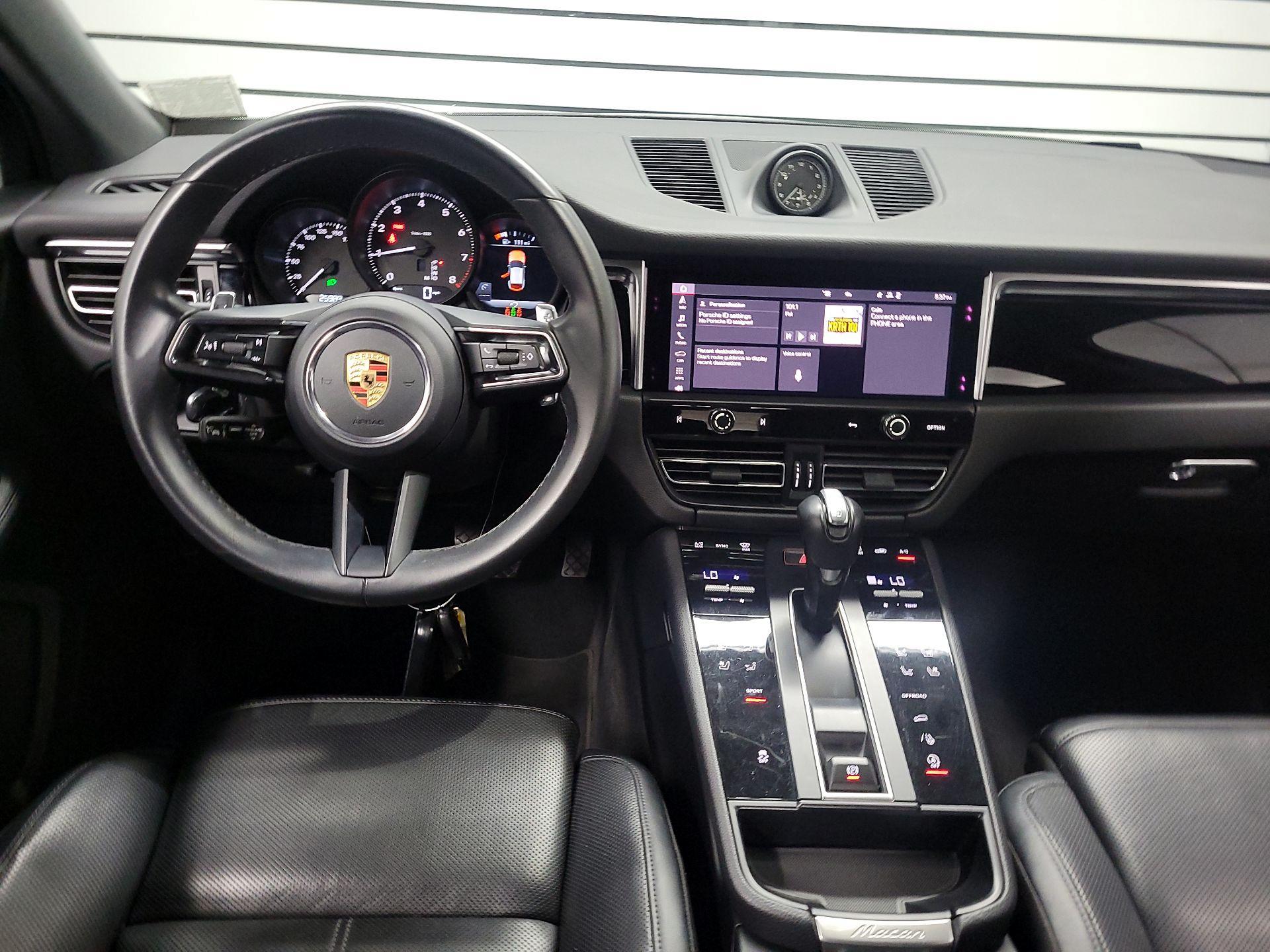 Thumbnail: 2024 Porsche Macan - 8