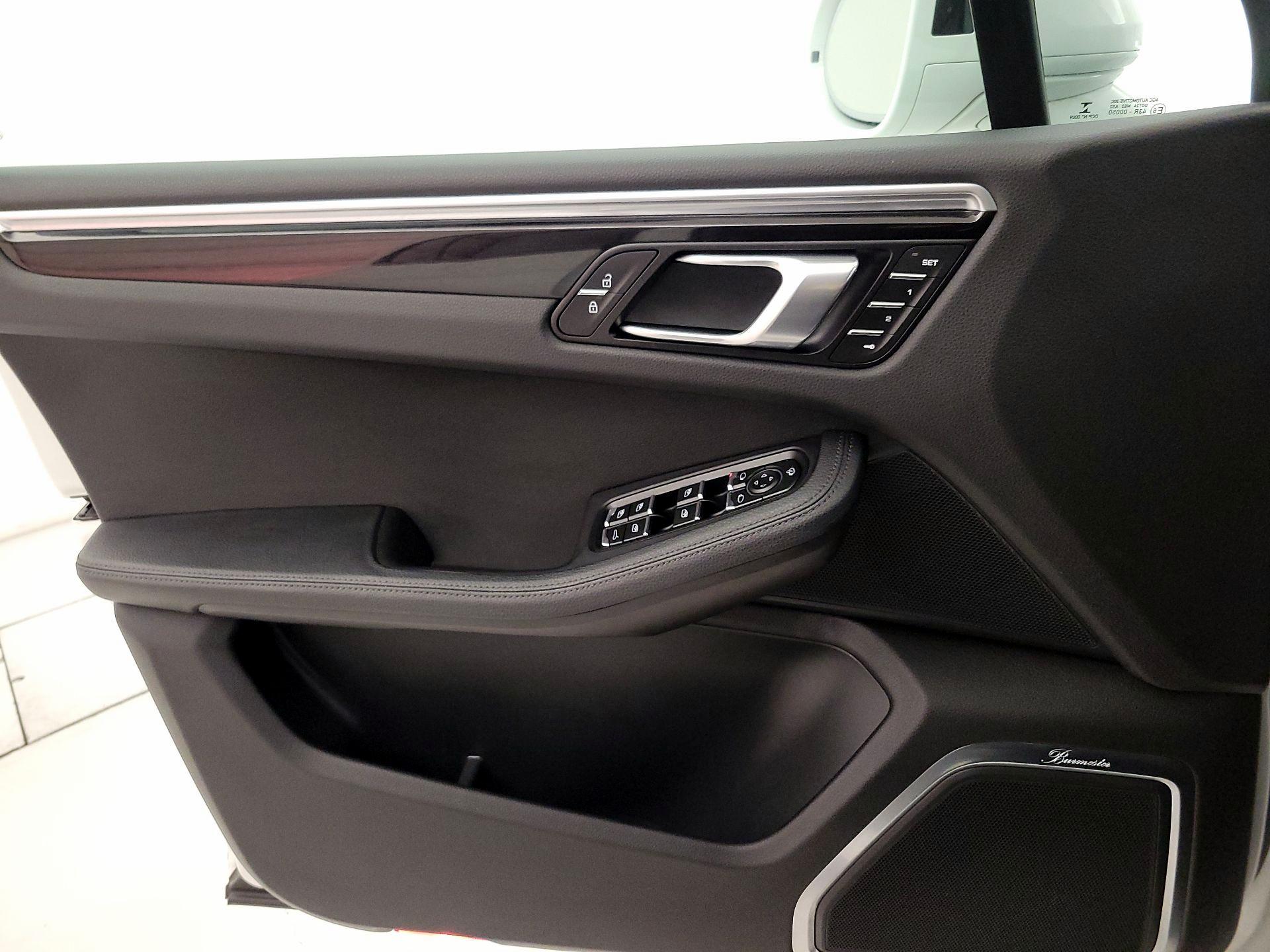 Thumbnail: 2023 Porsche Macan - 12