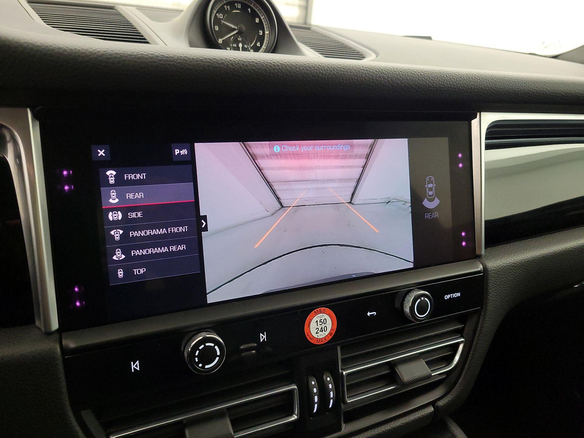 Thumbnail: 2023 Porsche Macan - 15