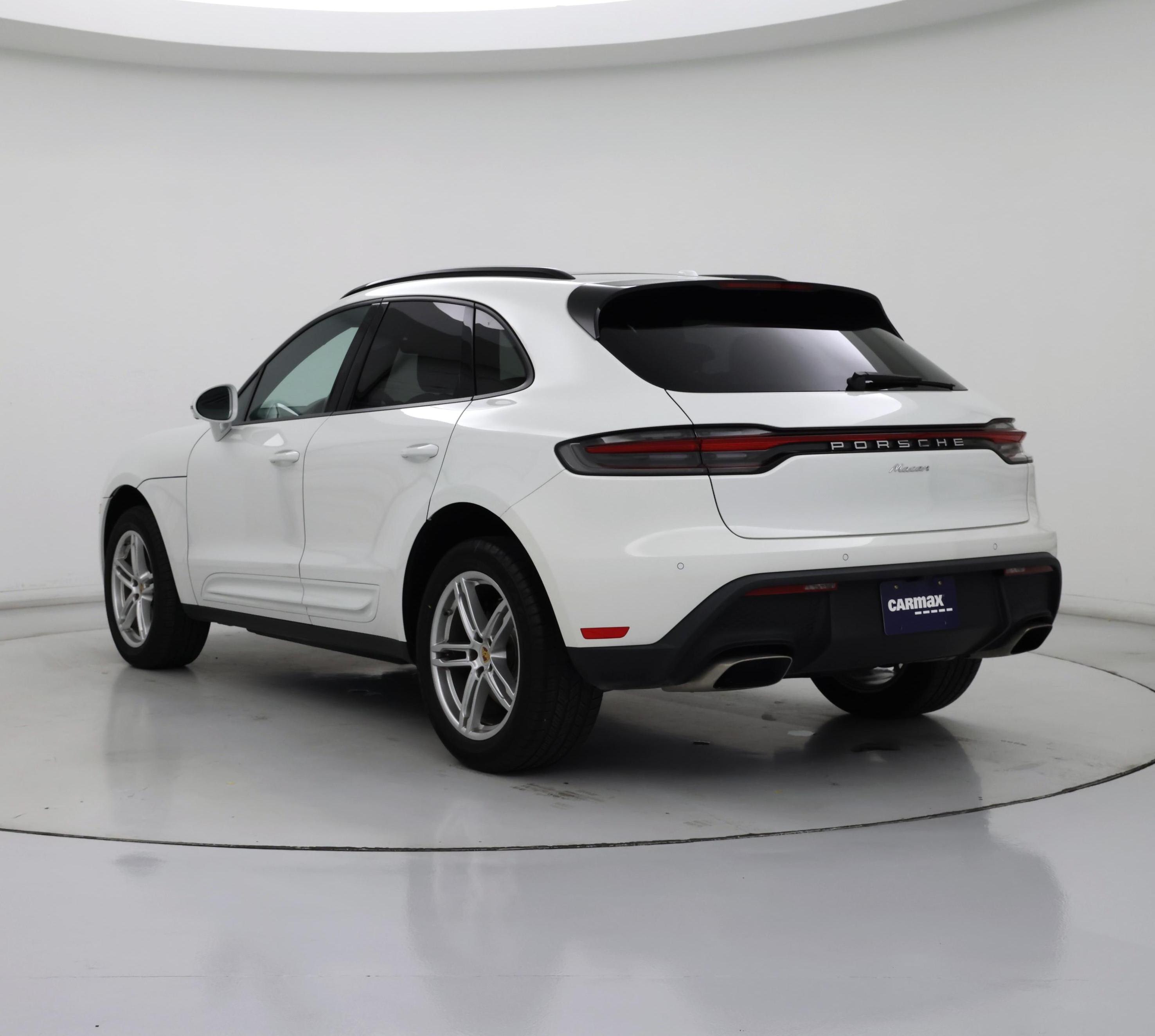 Thumbnail: 2023 Porsche Macan - 2