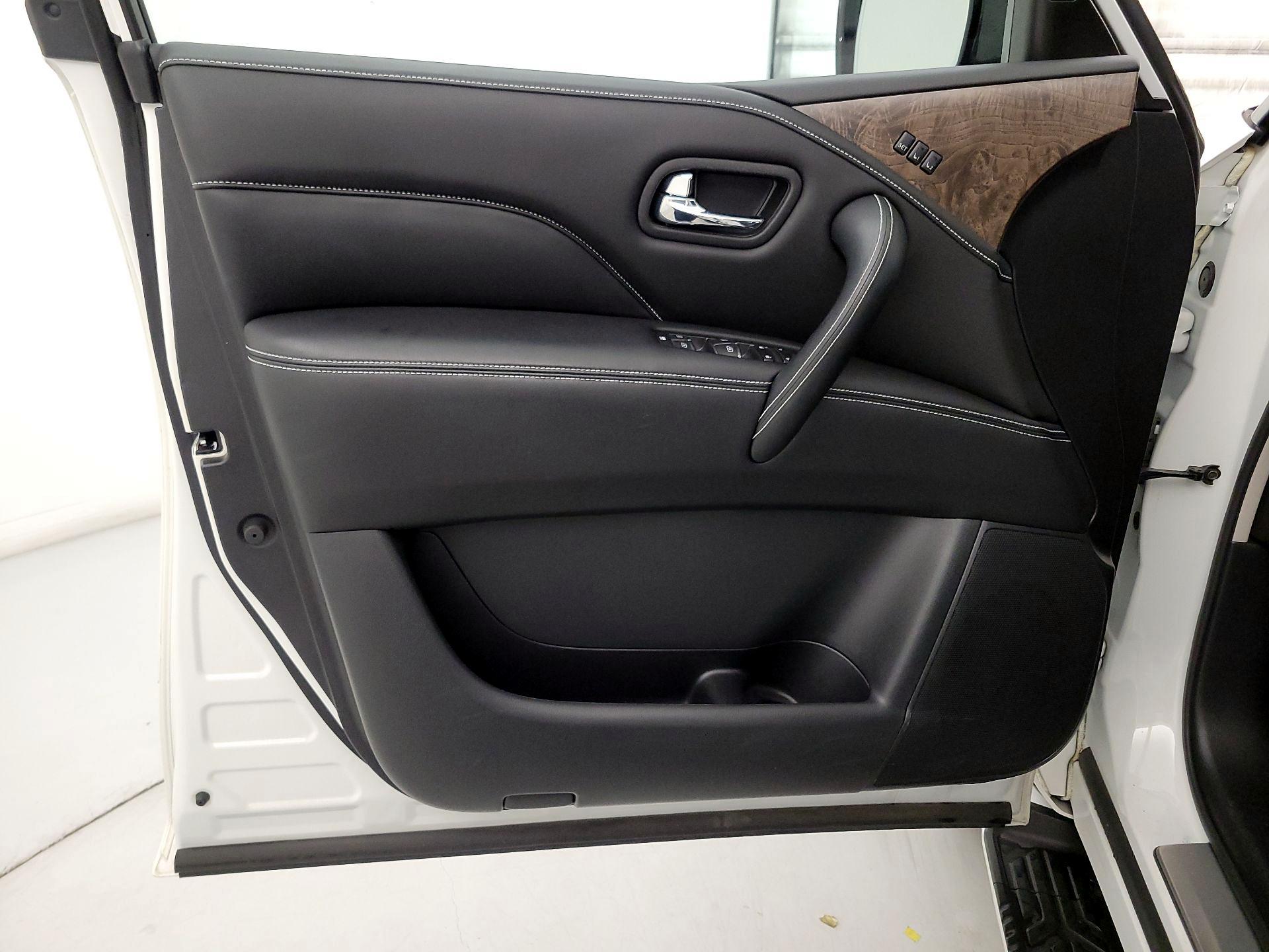 Thumbnail: 2022 INFINITI QX80 - 12