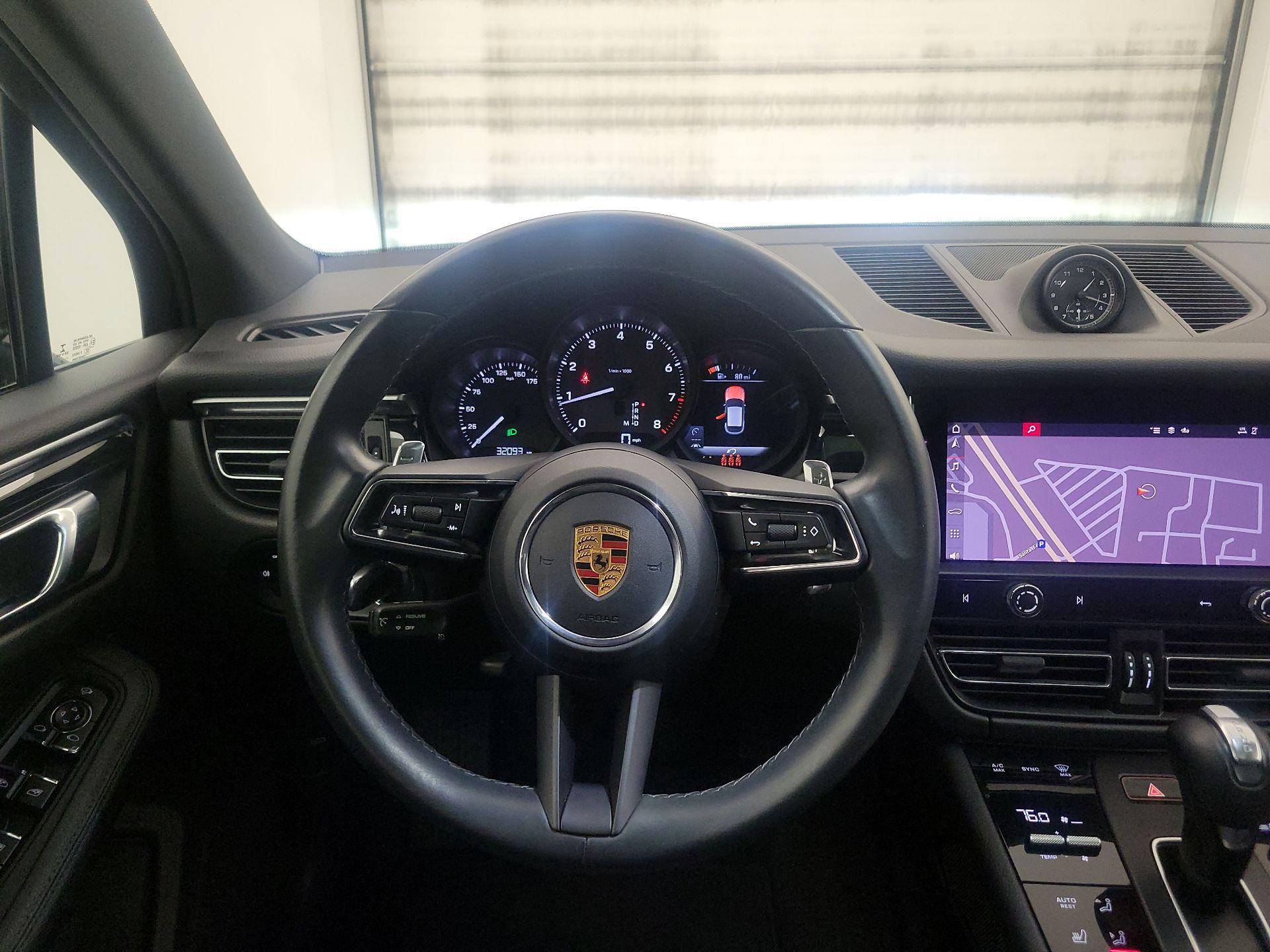 Thumbnail: 2022 Porsche Macan - 10