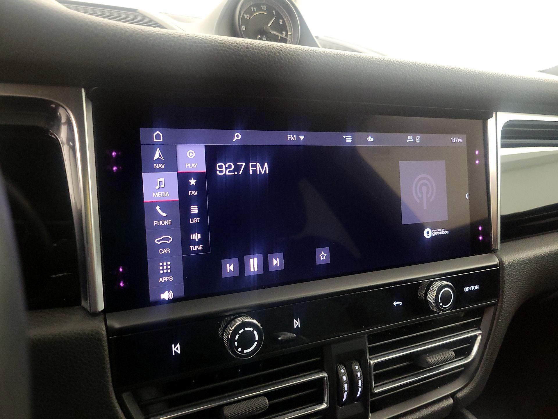 Thumbnail: 2022 Porsche Macan - 16