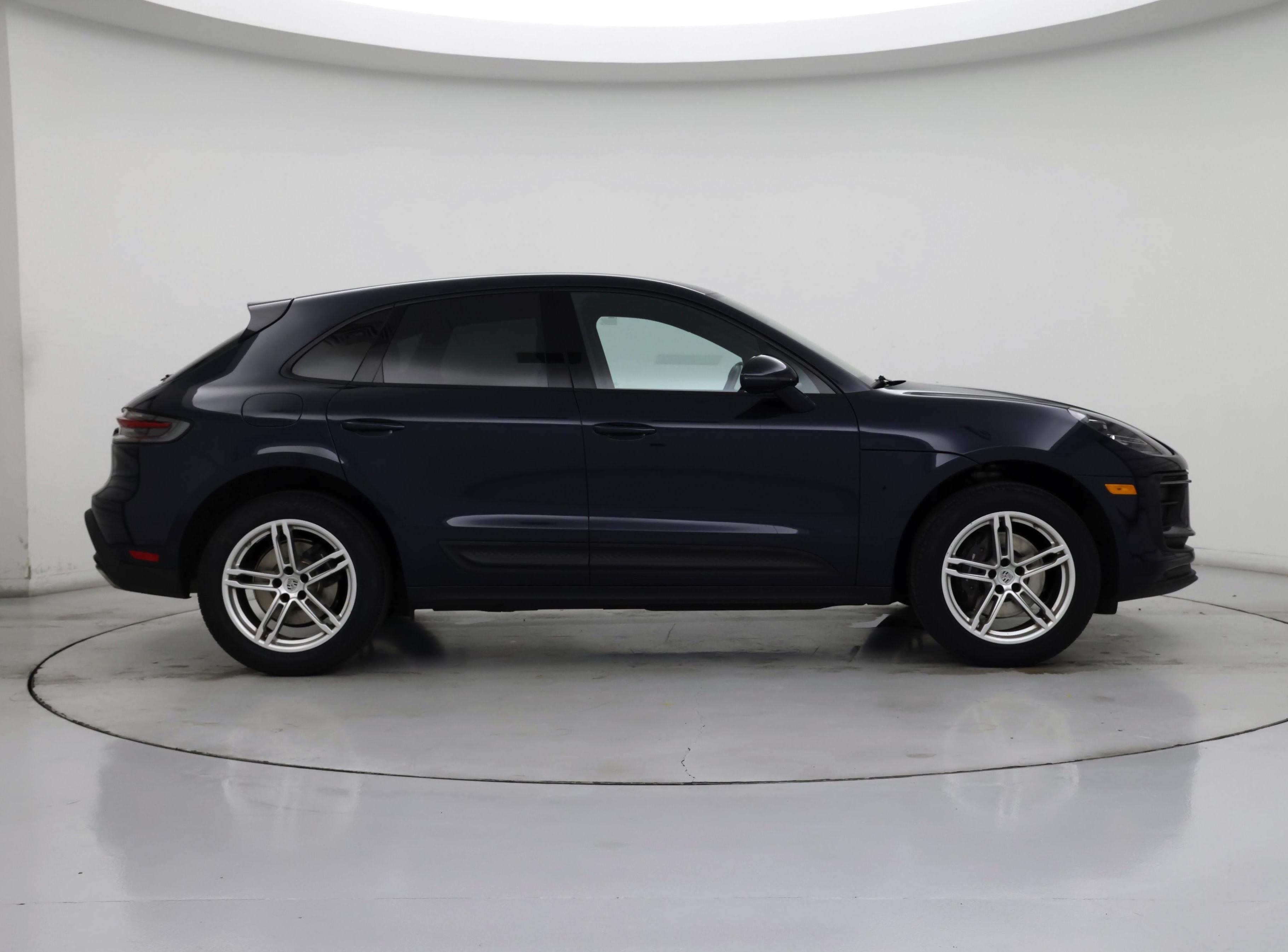 Thumbnail: 2022 Porsche Macan - 7