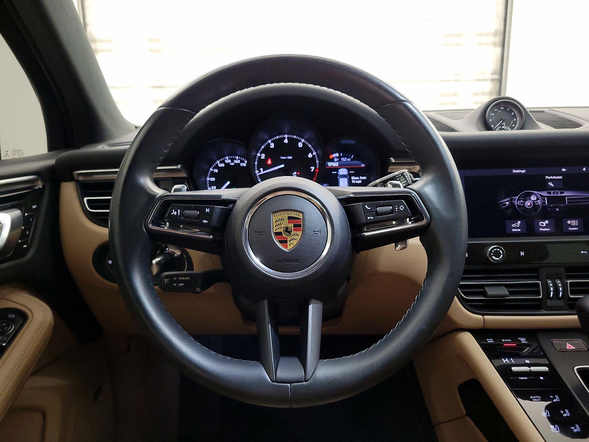 Thumbnail: 2022 Porsche Macan - 10