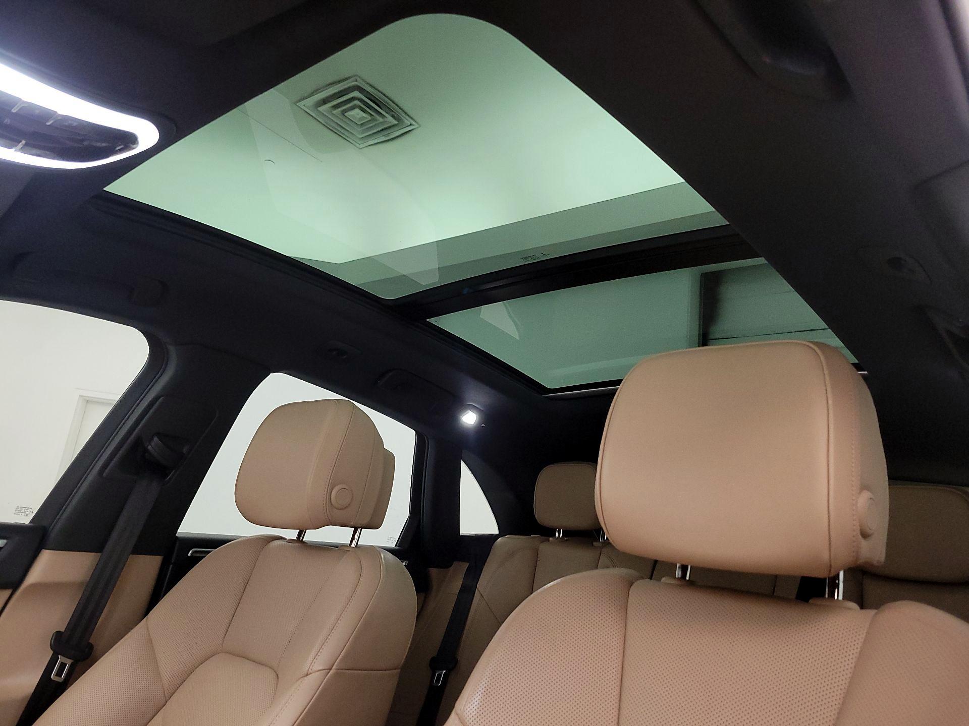 Thumbnail: 2022 Porsche Macan - 20