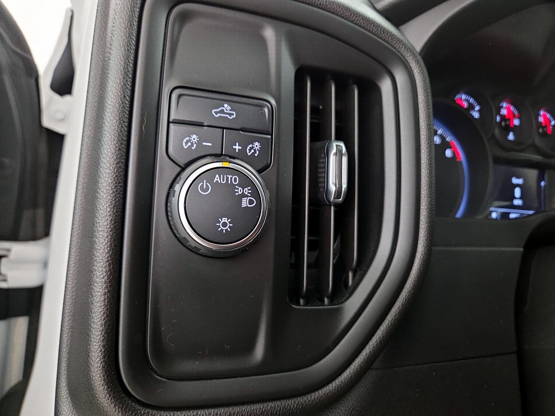 Thumbnail: 2021 Chevrolet Silverado 1500 - 13