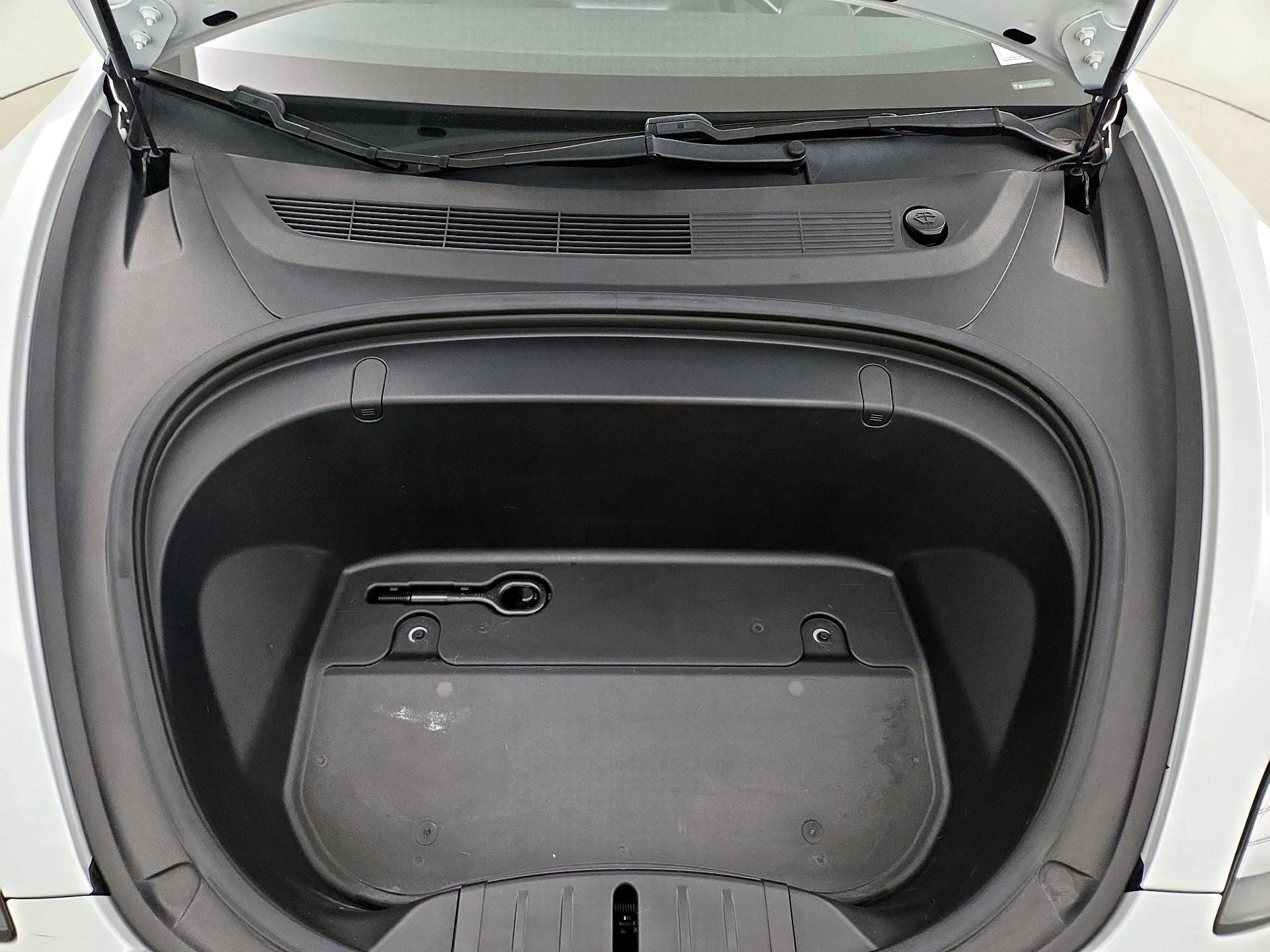 Thumbnail: 2019 Tesla Model 3 - 20