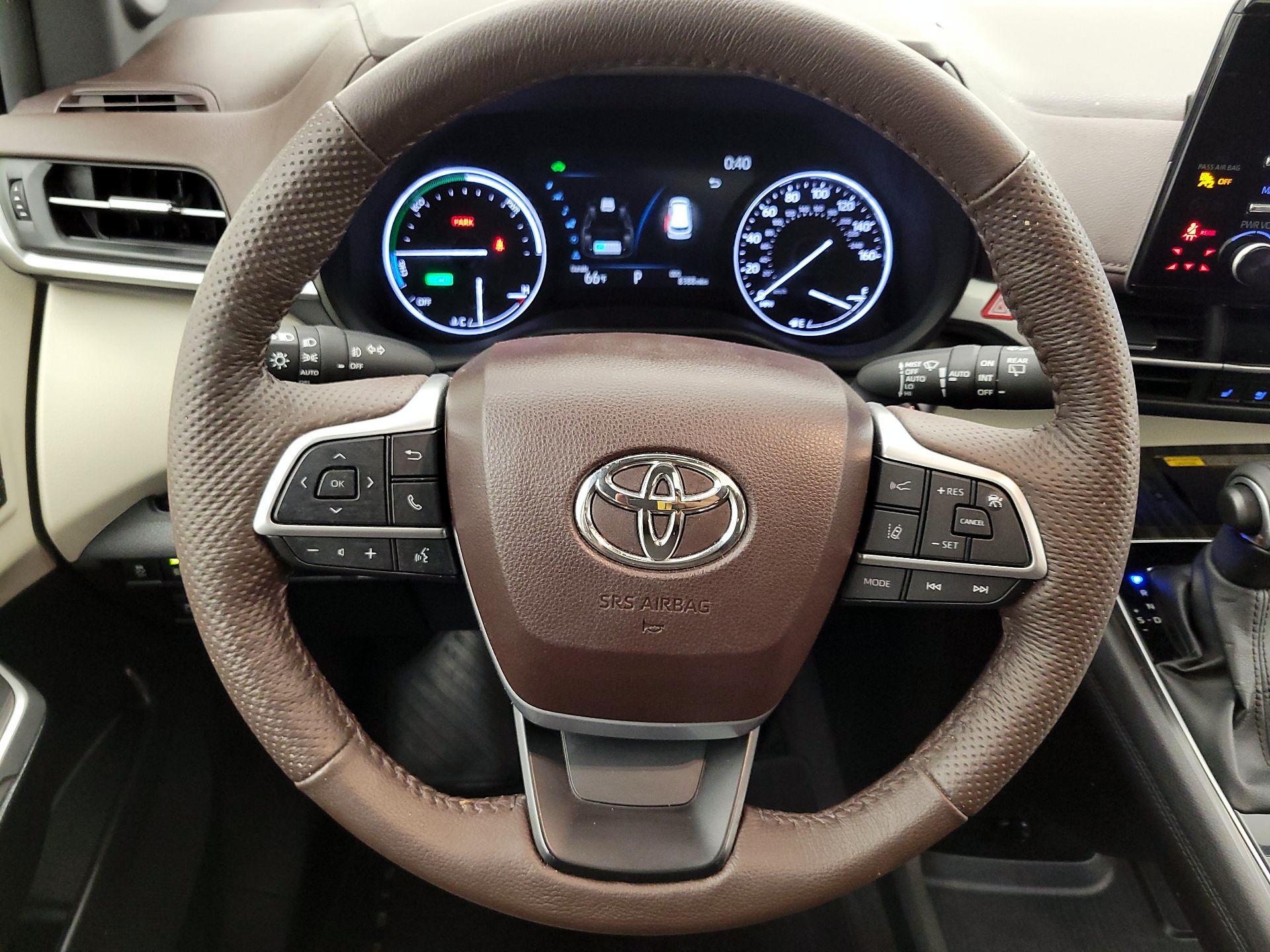 Thumbnail: 2024 Toyota Sienna - 10