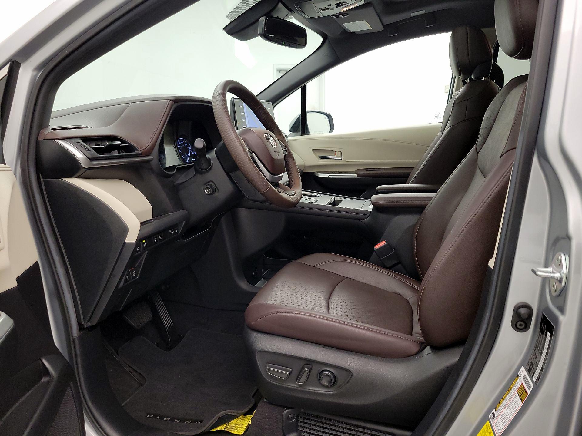 Thumbnail: 2024 Toyota Sienna - 11