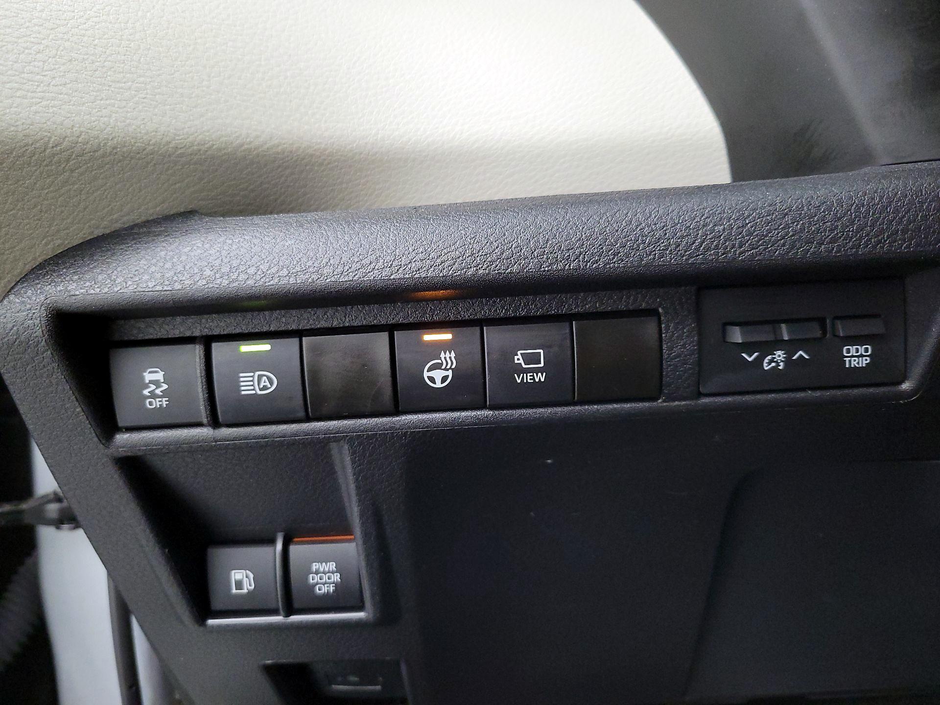 Thumbnail: 2024 Toyota Sienna - 13