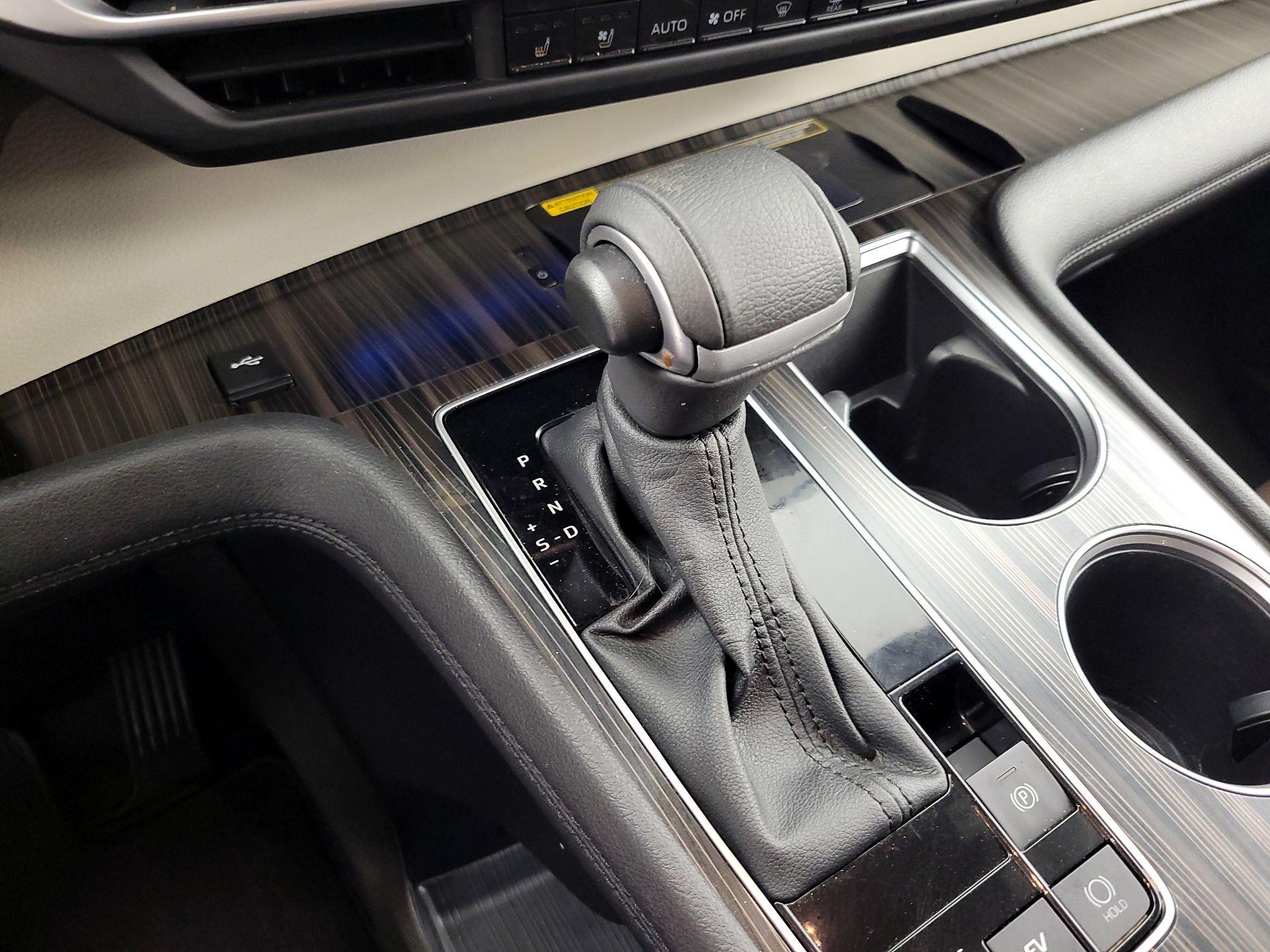 Thumbnail: 2024 Toyota Sienna - 18