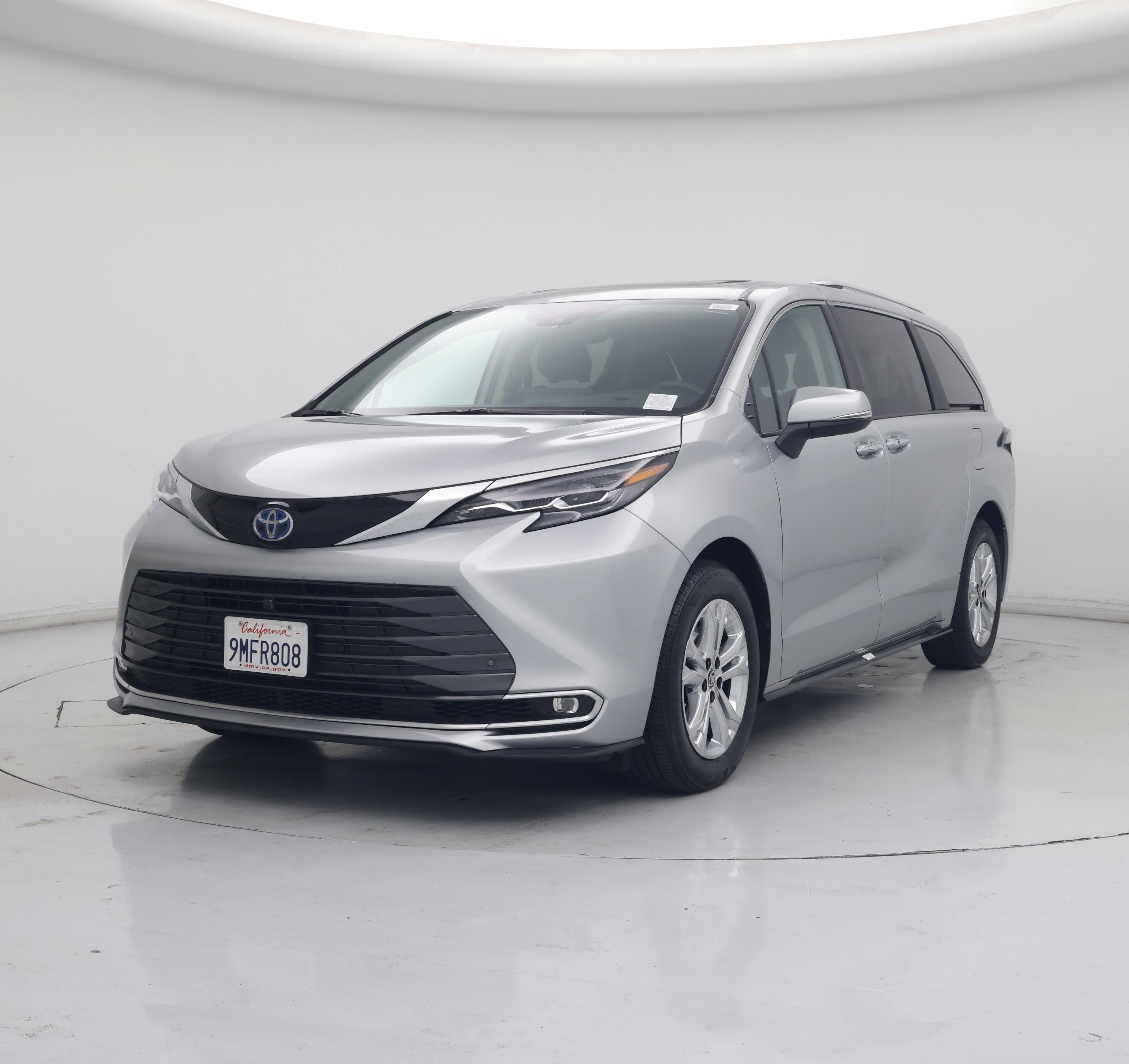 Thumbnail: 2024 Toyota Sienna - 4