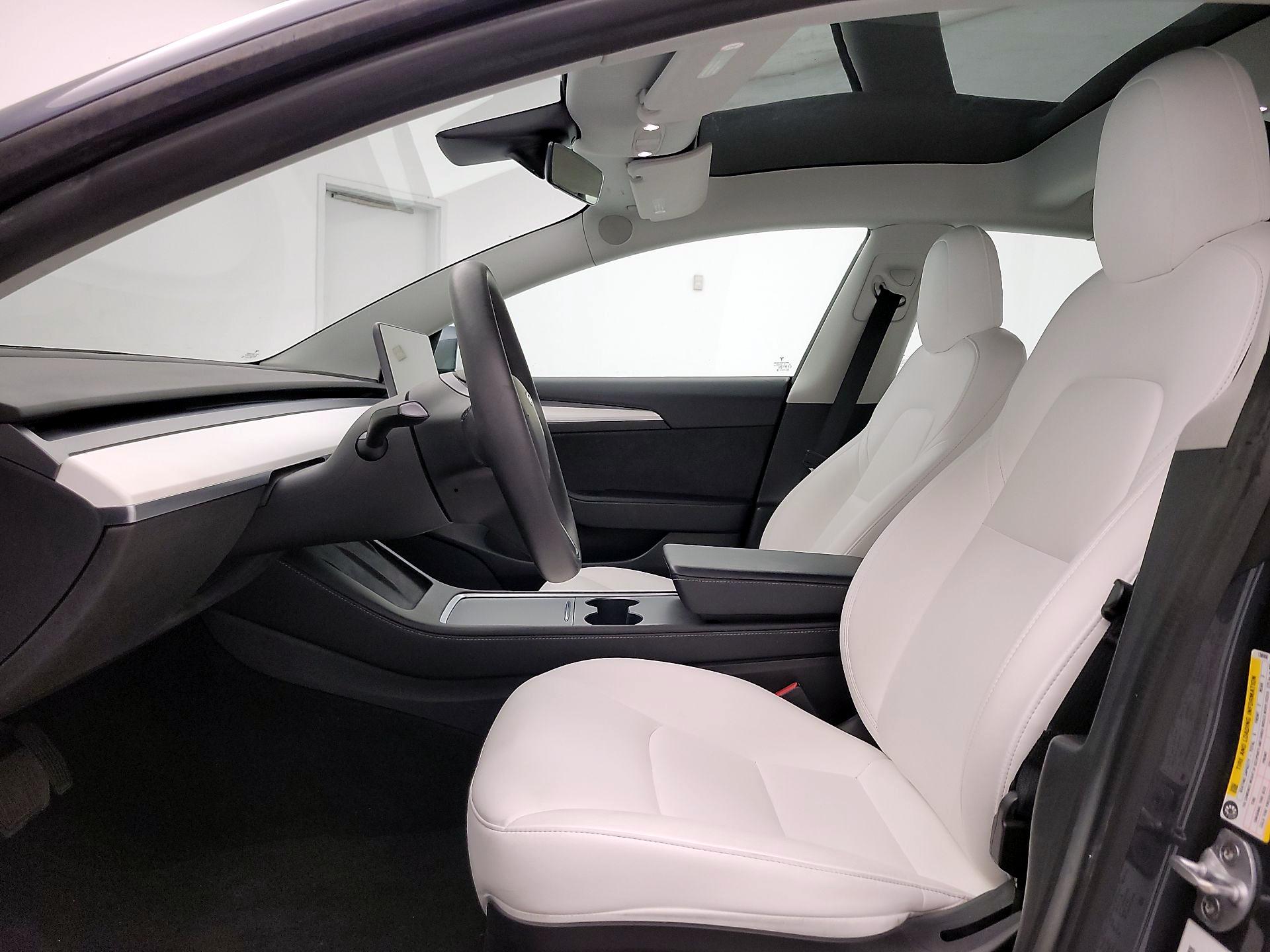 Thumbnail: 2022 Tesla Model 3 - 11