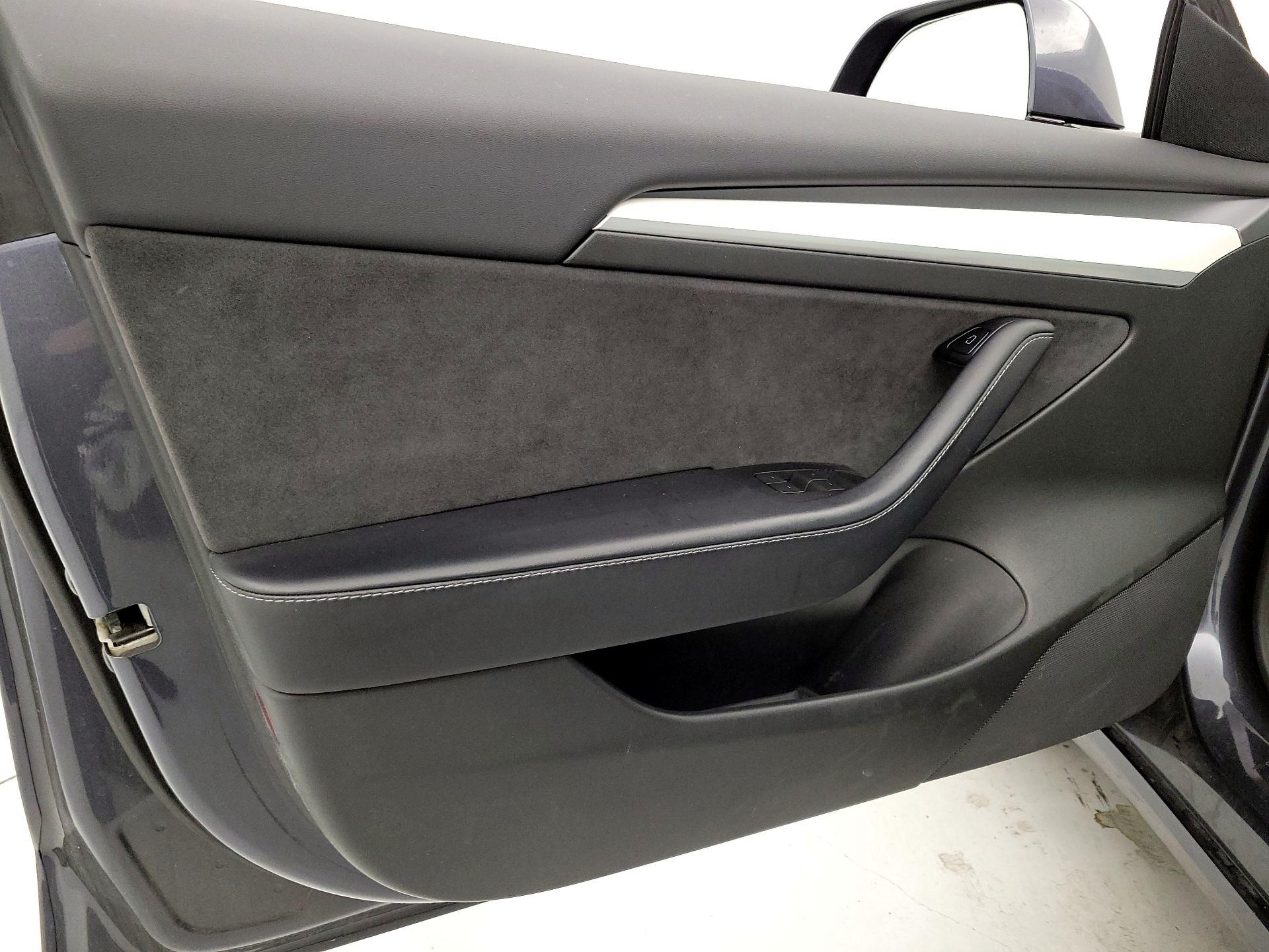 Thumbnail: 2022 Tesla Model 3 - 12