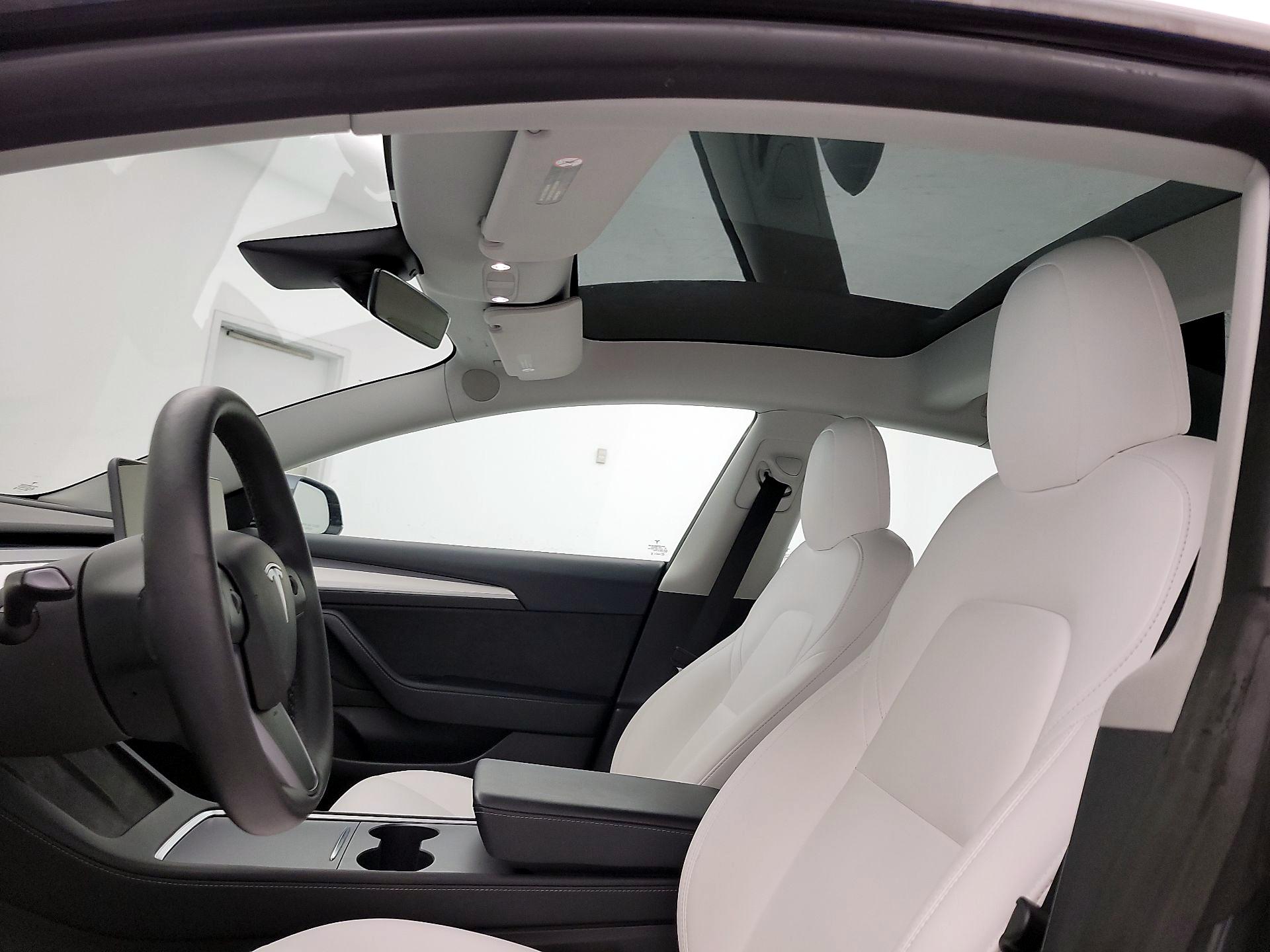 Thumbnail: 2022 Tesla Model 3 - 19