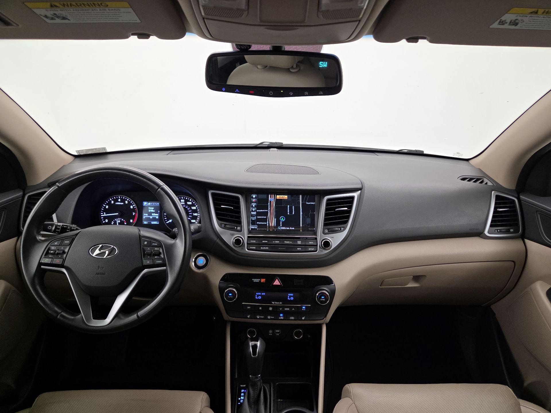 Thumbnail: 2016 Hyundai Tucson - 9