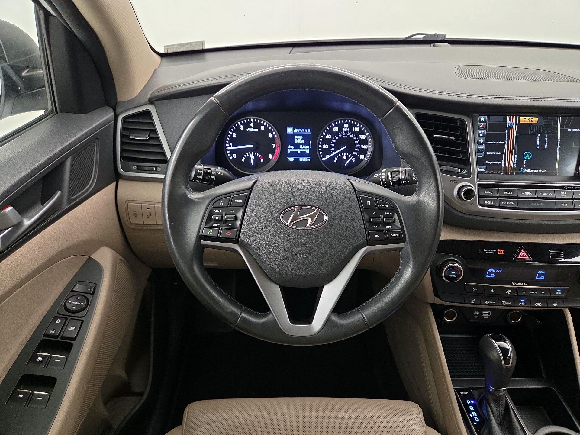 Thumbnail: 2016 Hyundai Tucson - 10