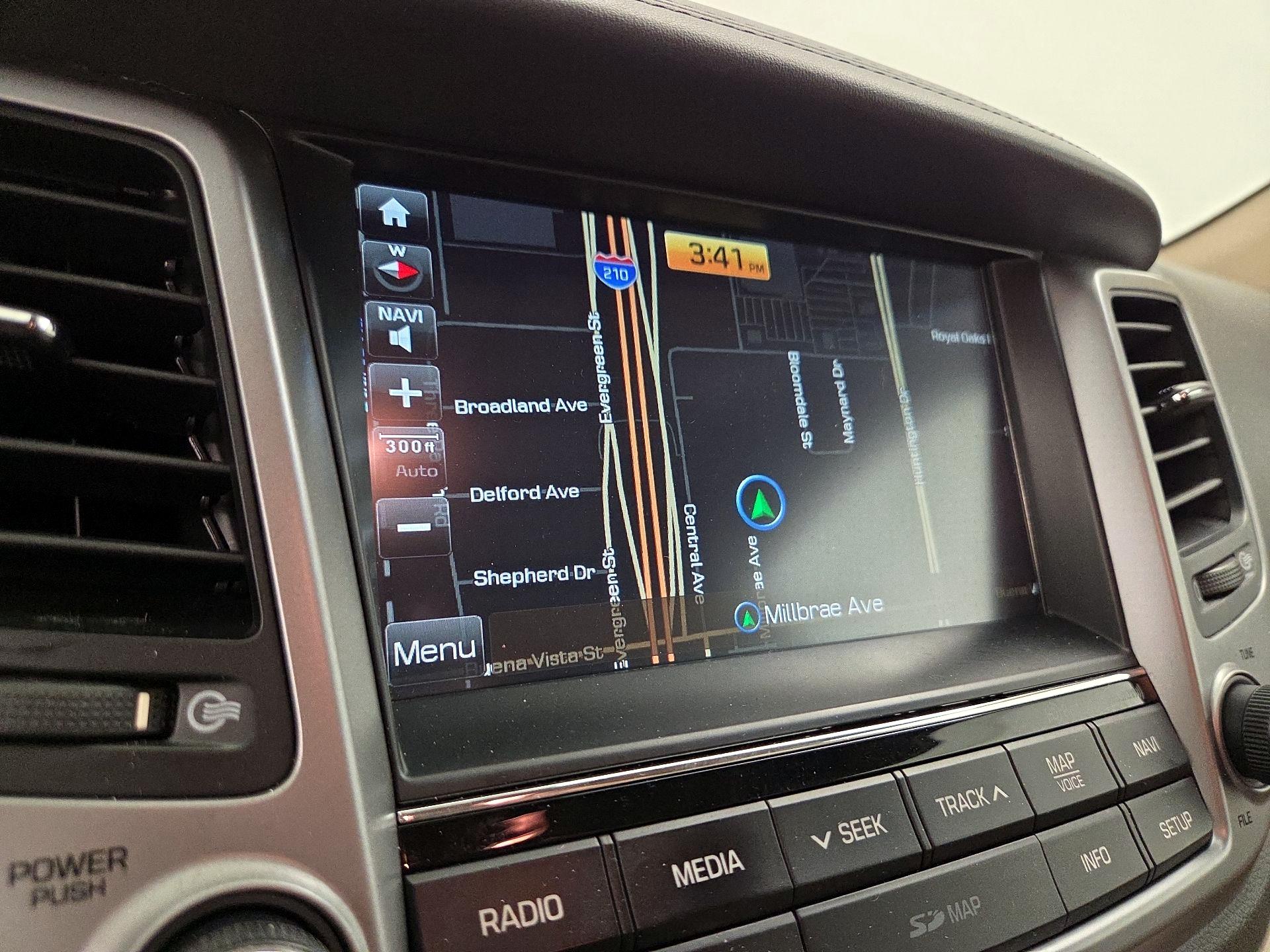 Thumbnail: 2016 Hyundai Tucson - 14