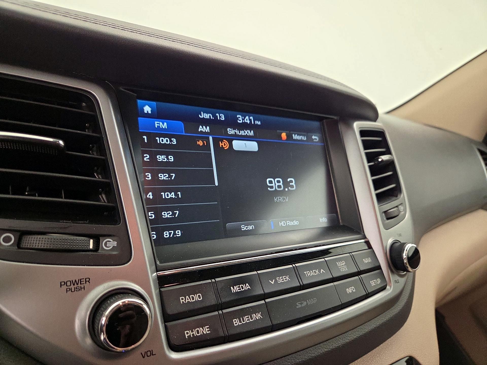 Thumbnail: 2016 Hyundai Tucson - 16