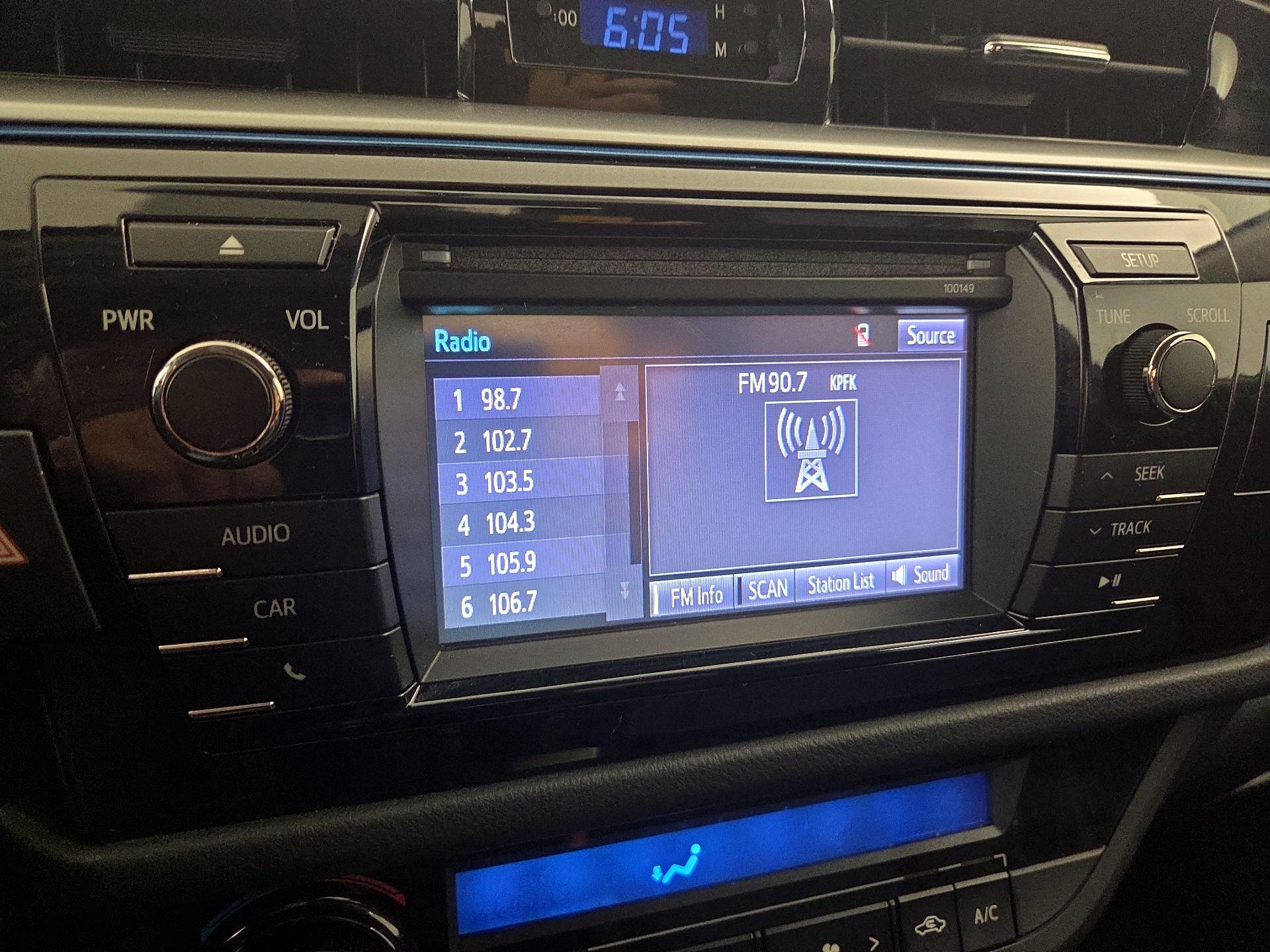 Thumbnail: 2014 Toyota Corolla - 15