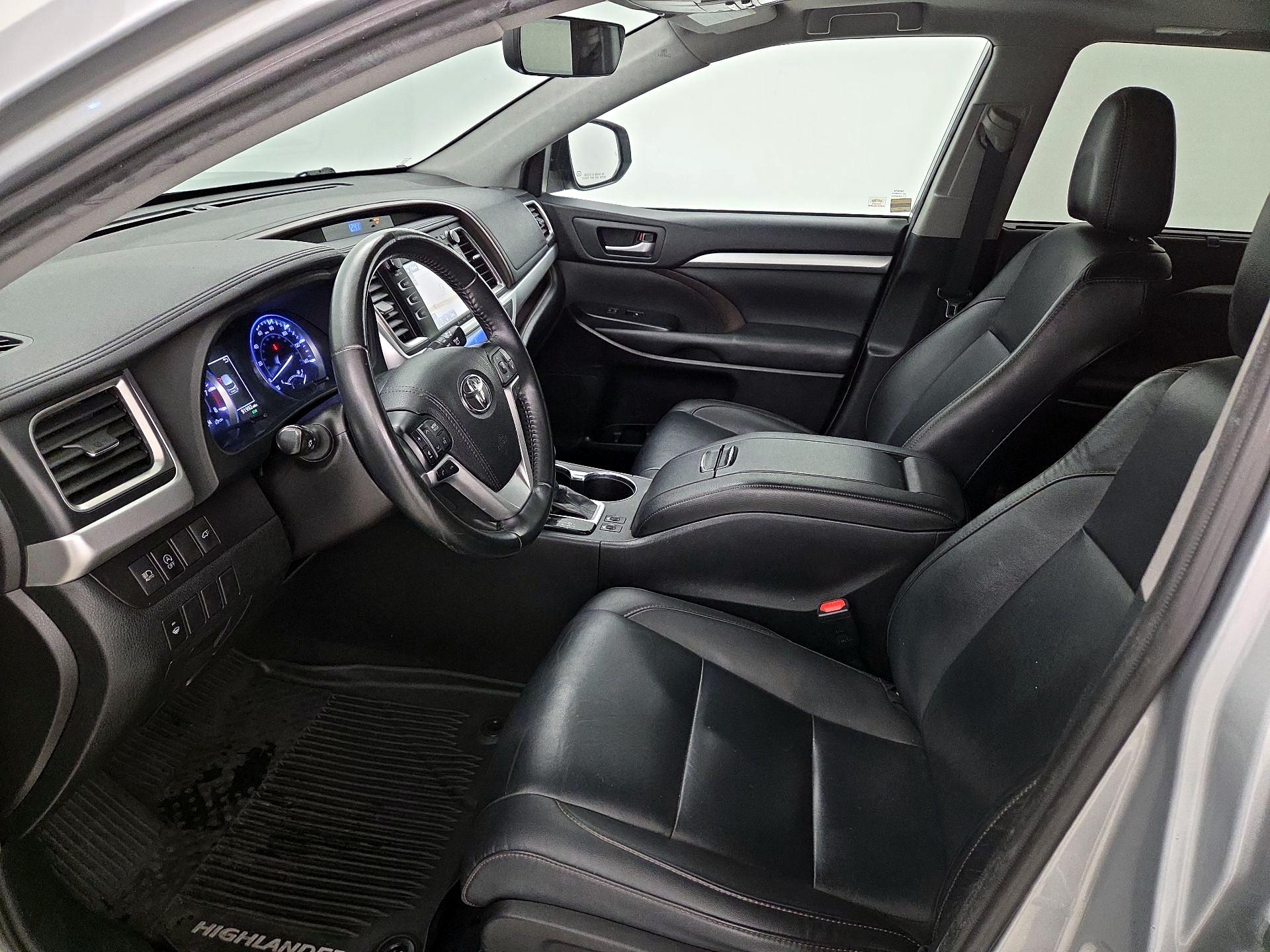 Thumbnail: 2019 Toyota Highlander - 11