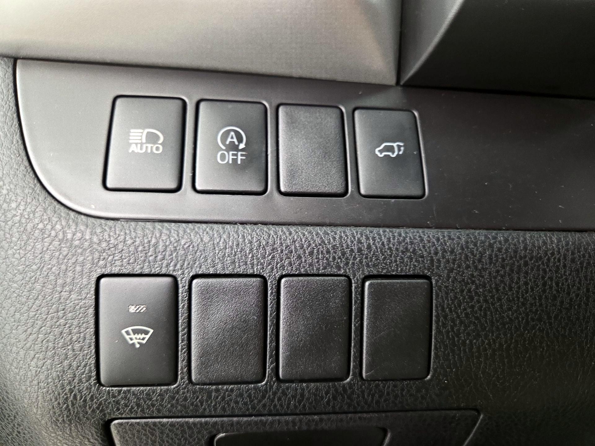 Thumbnail: 2019 Toyota Highlander - 13