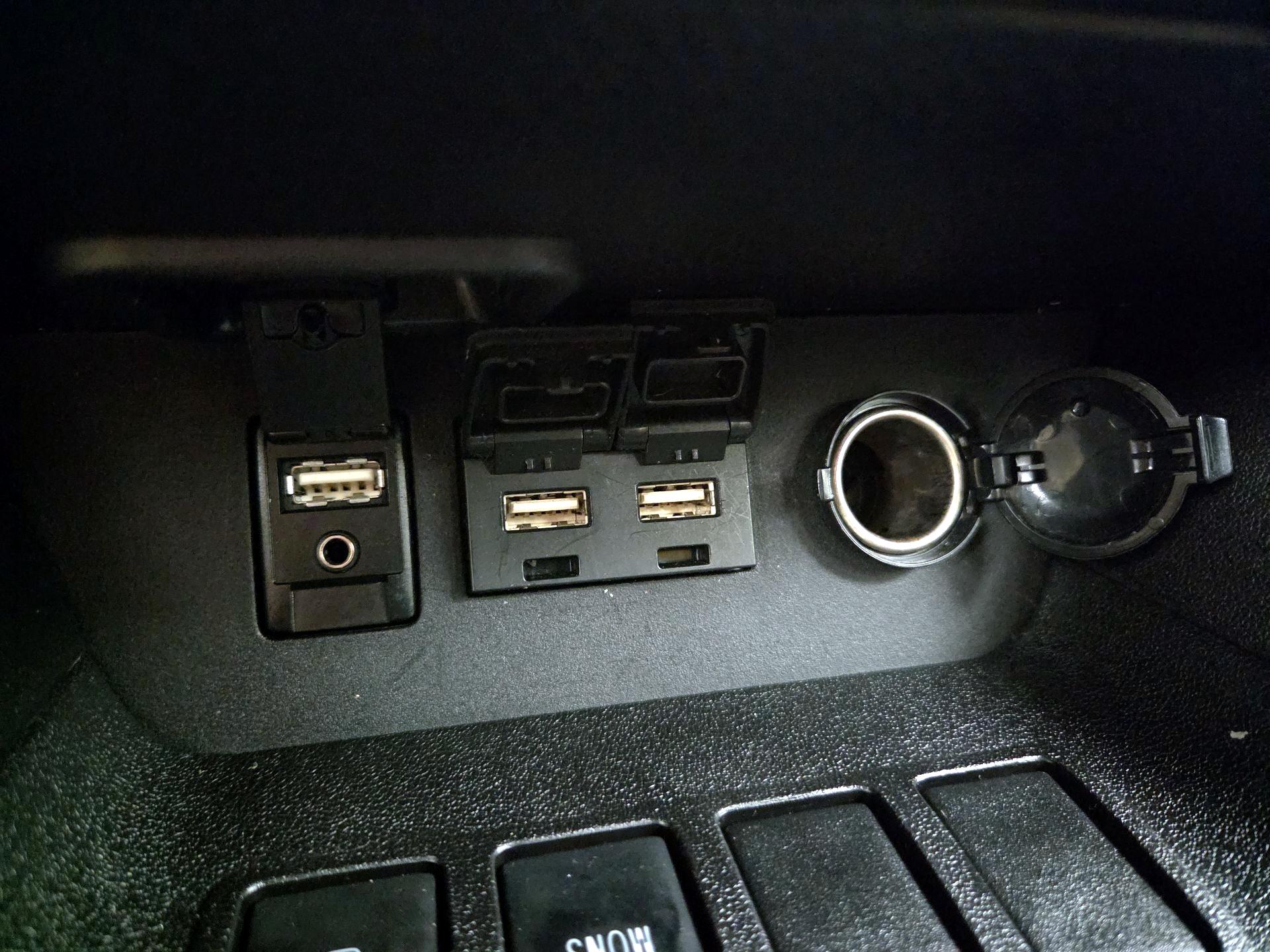 Thumbnail: 2019 Toyota Highlander - 19