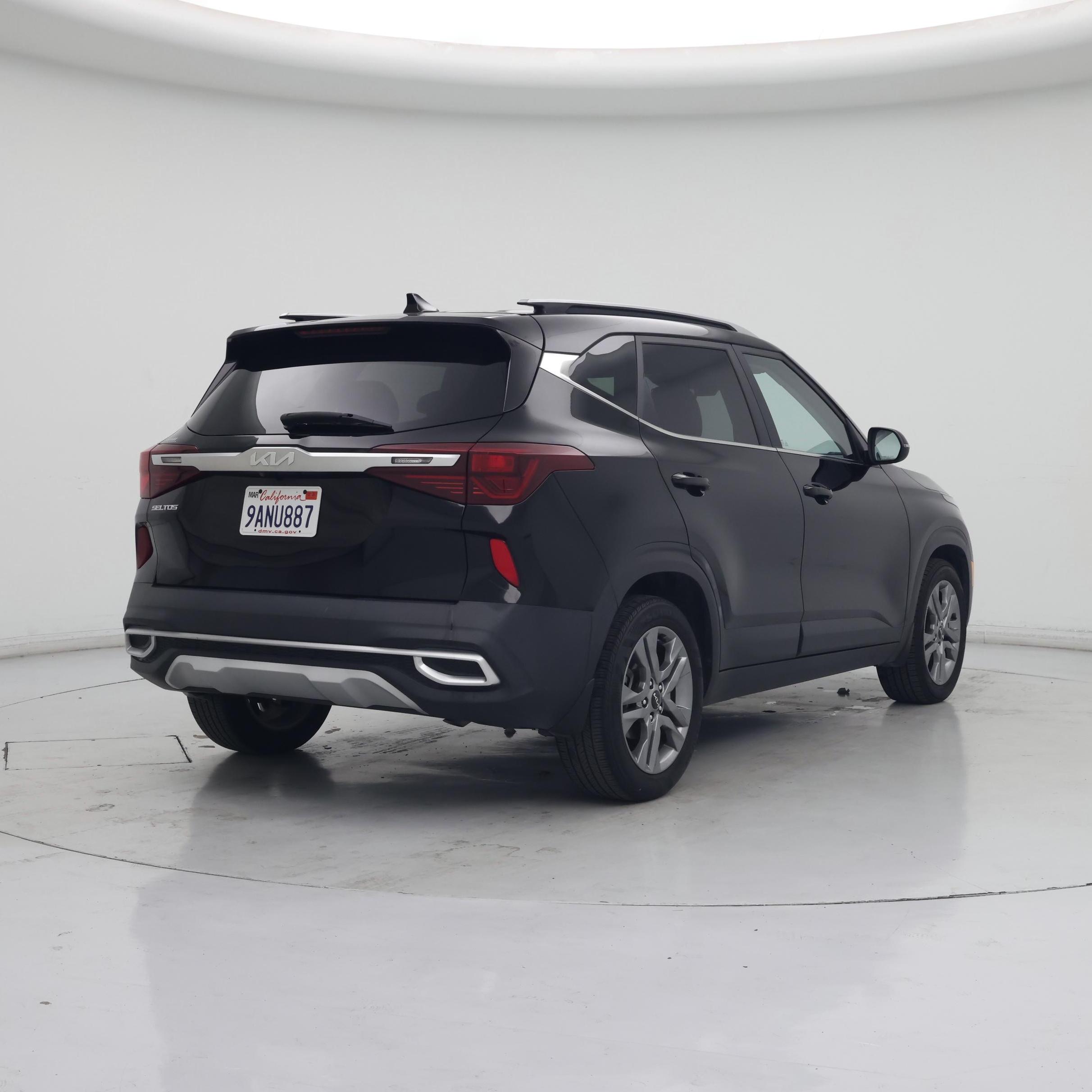 Thumbnail: 2022 Kia Seltos - 8