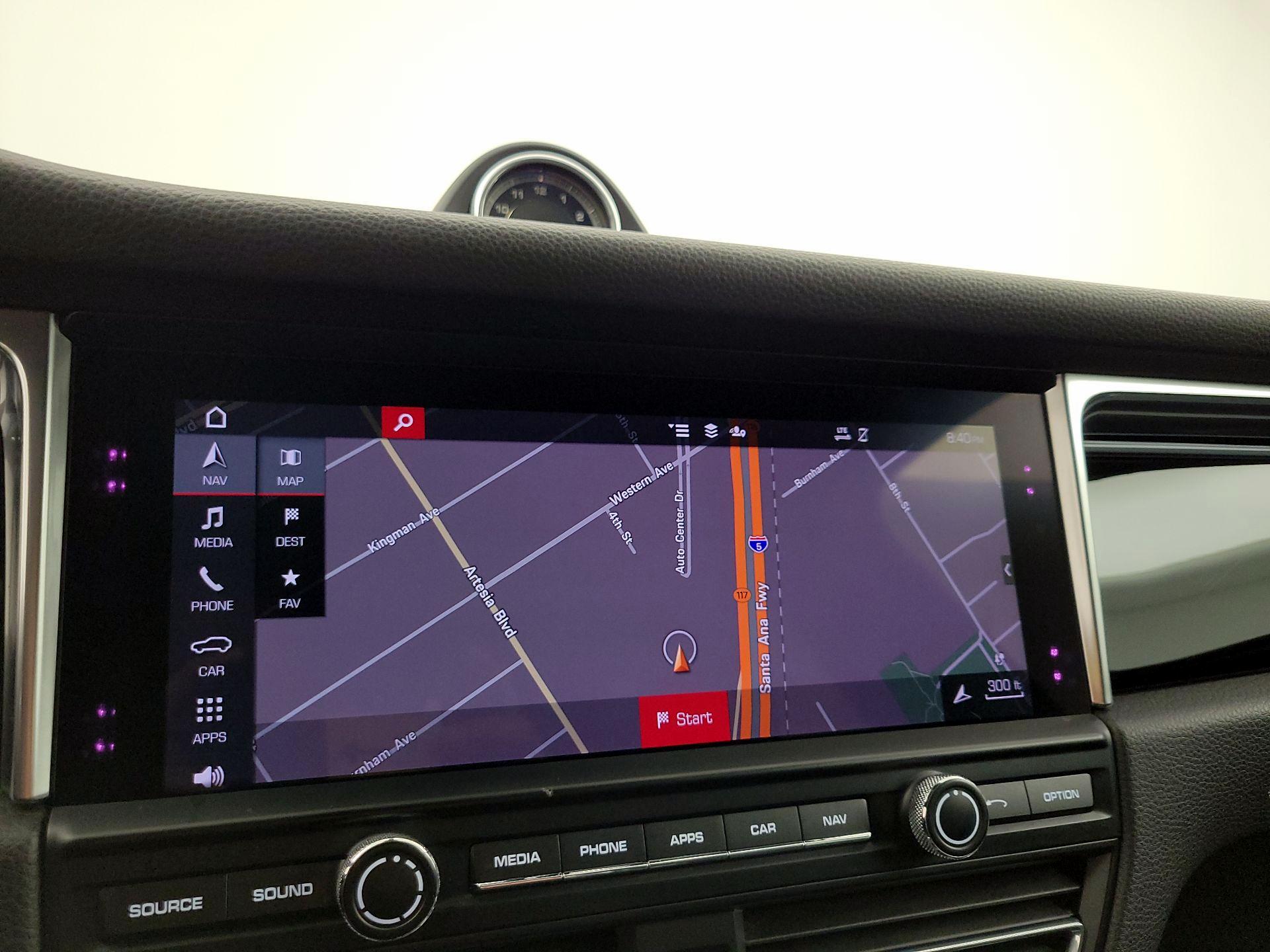 Thumbnail: 2020 Porsche Macan - 14