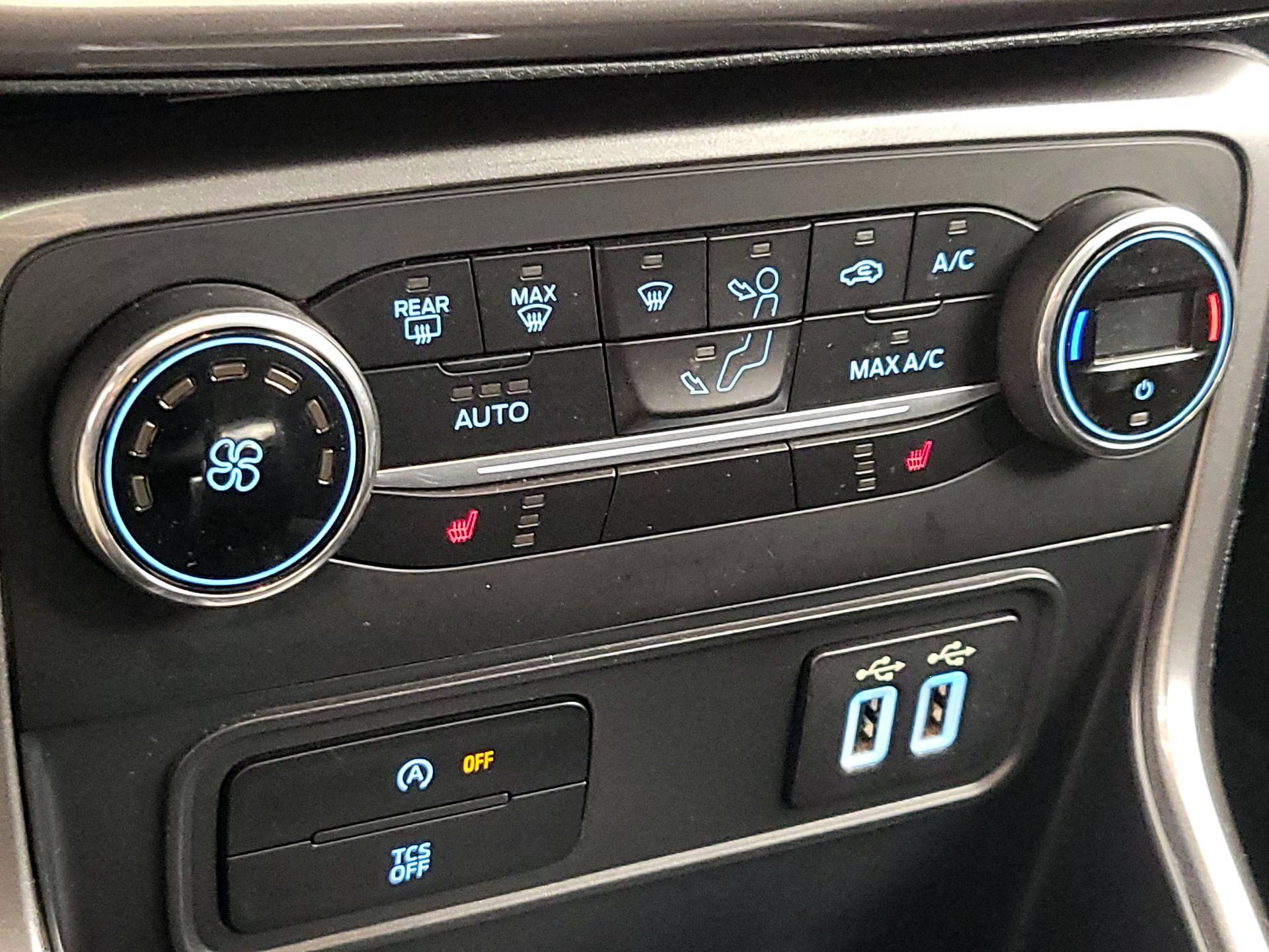 Thumbnail: 2019 Ford EcoSport - 17