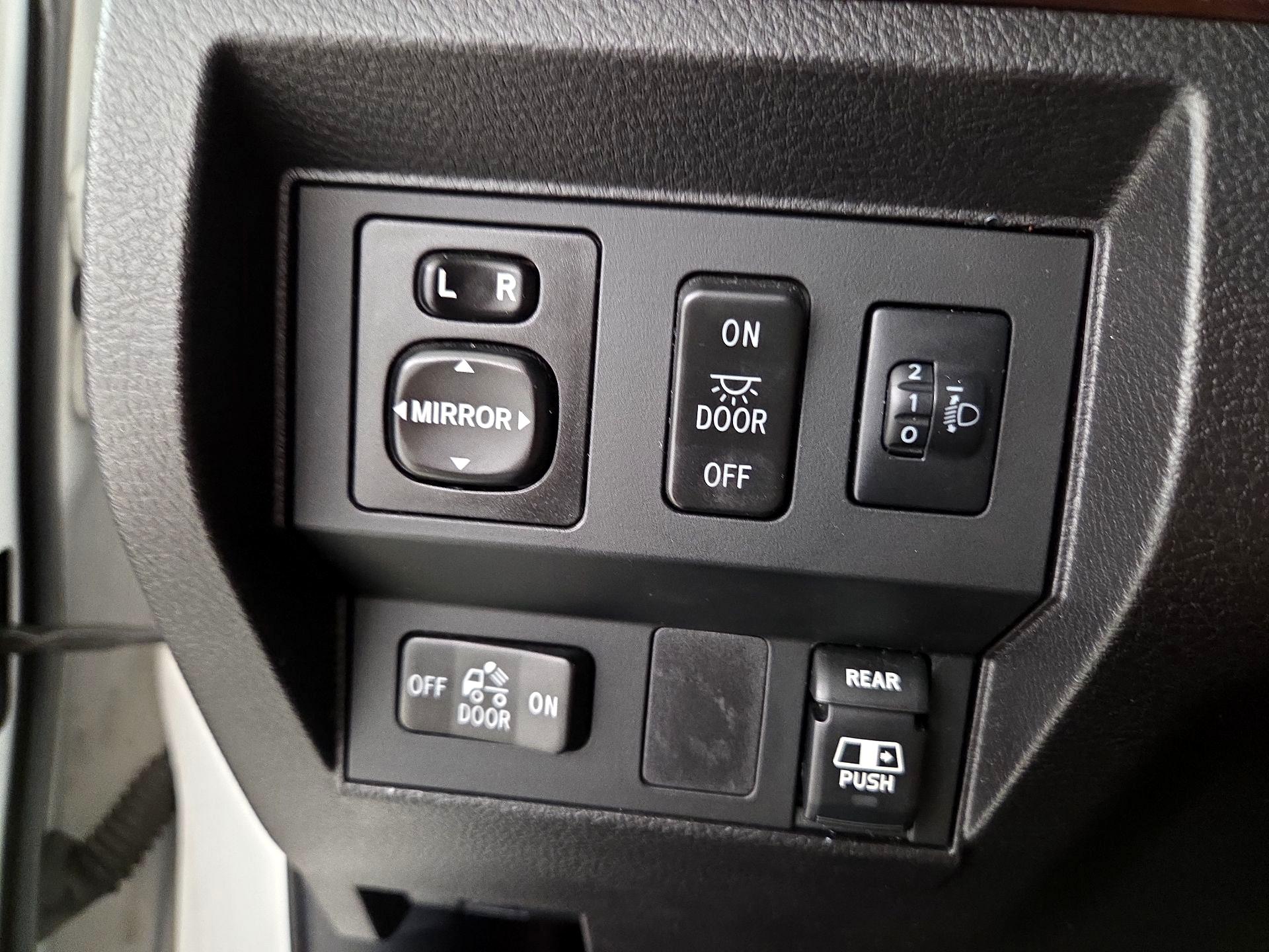 Thumbnail: 2014 Toyota Tundra - 13