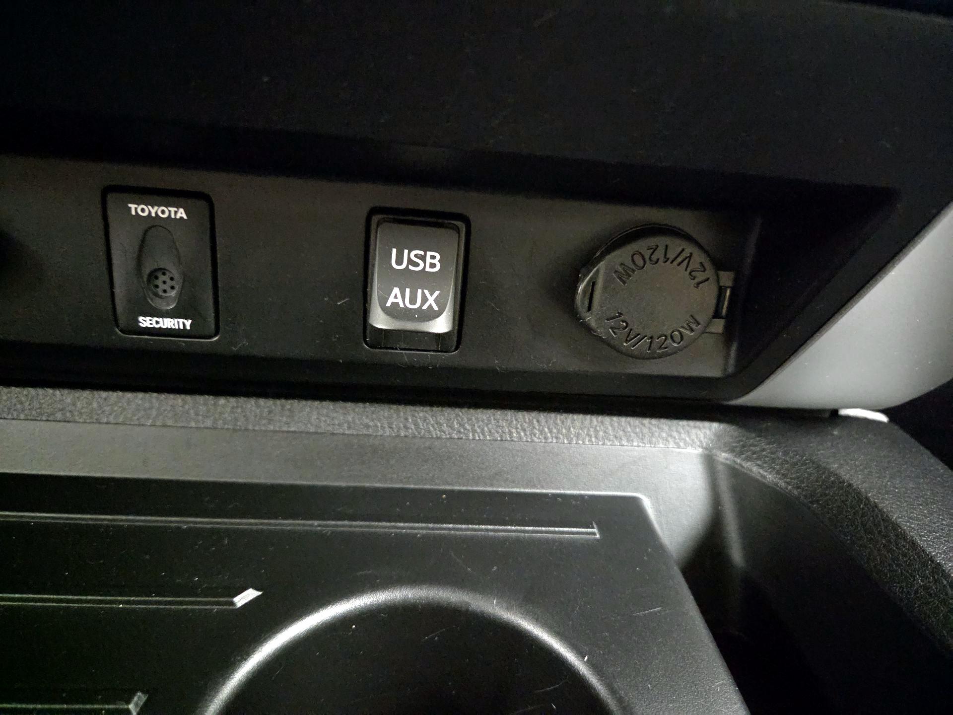 Thumbnail: 2014 Toyota Tundra - 19