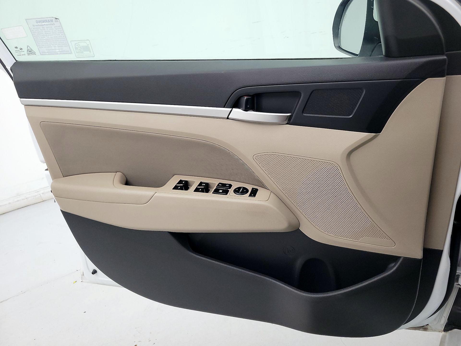 Thumbnail: 2020 Hyundai Elantra - 12