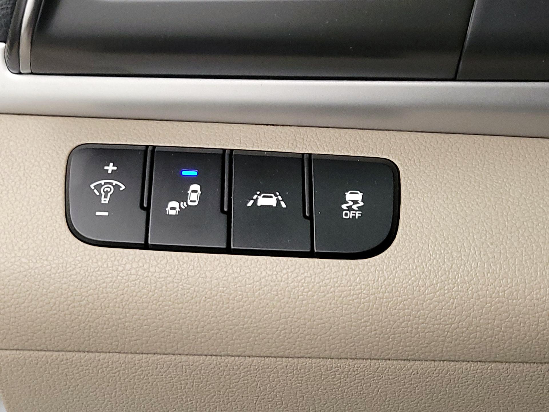 Thumbnail: 2020 Hyundai Elantra - 13