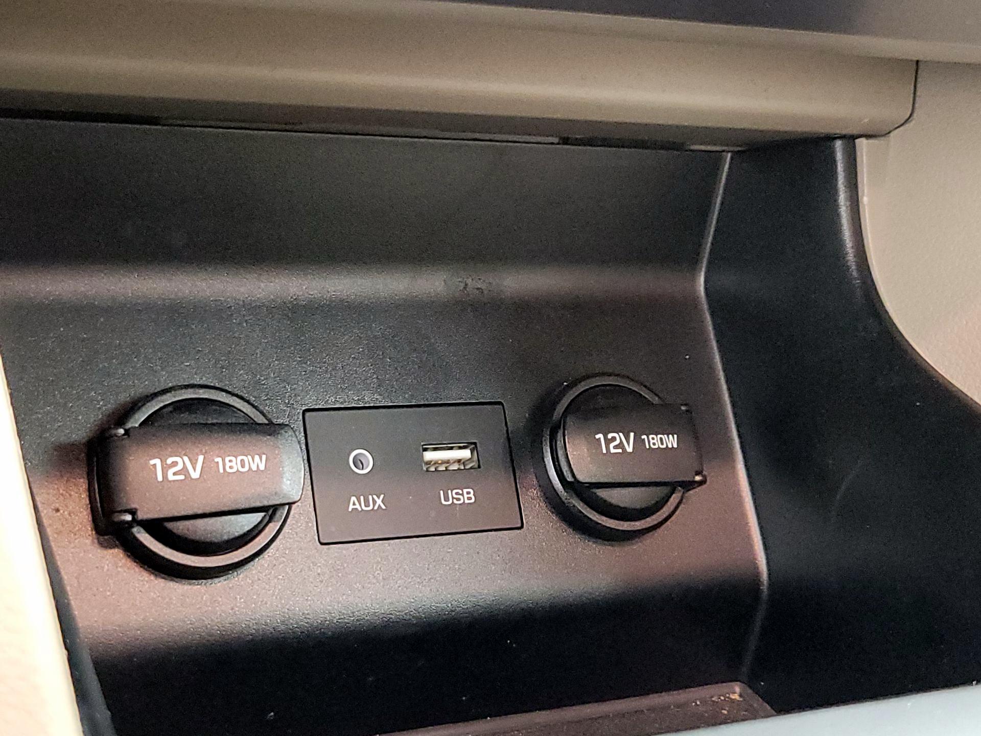 Thumbnail: 2020 Hyundai Elantra - 18