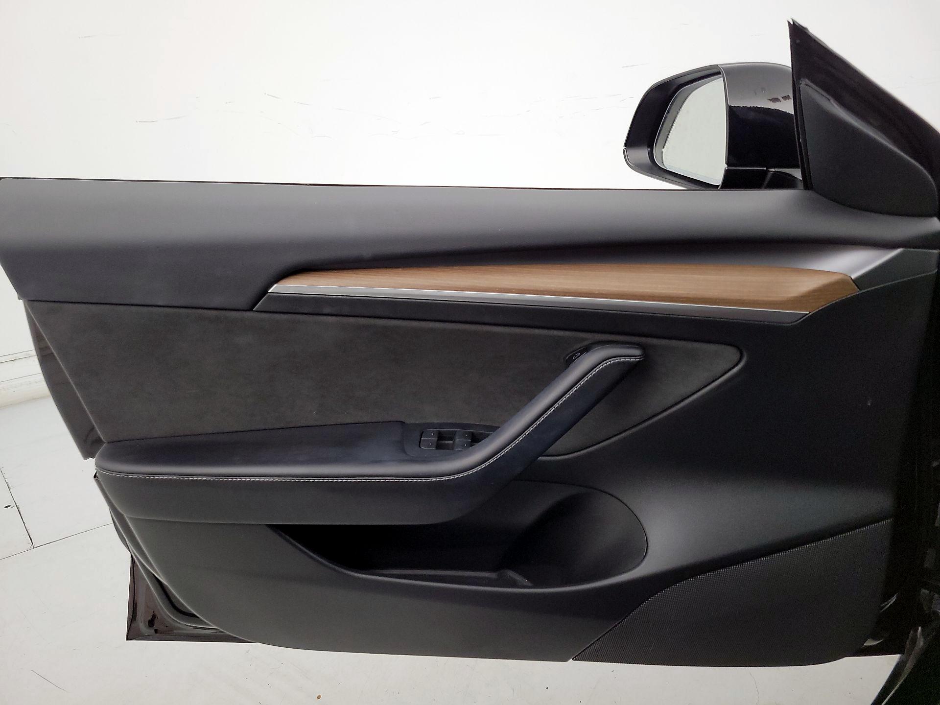 Thumbnail: 2023 Tesla Model 3 - 12